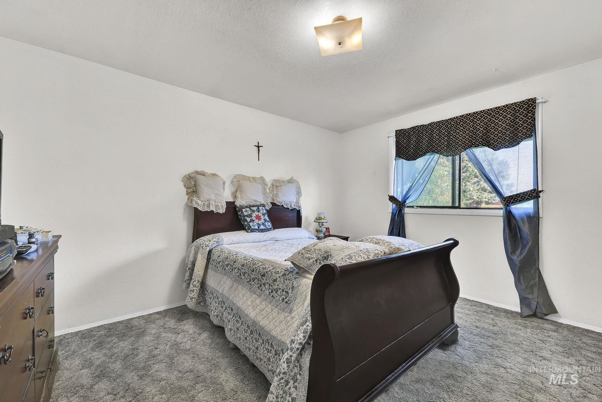 2175 Cherry Lane