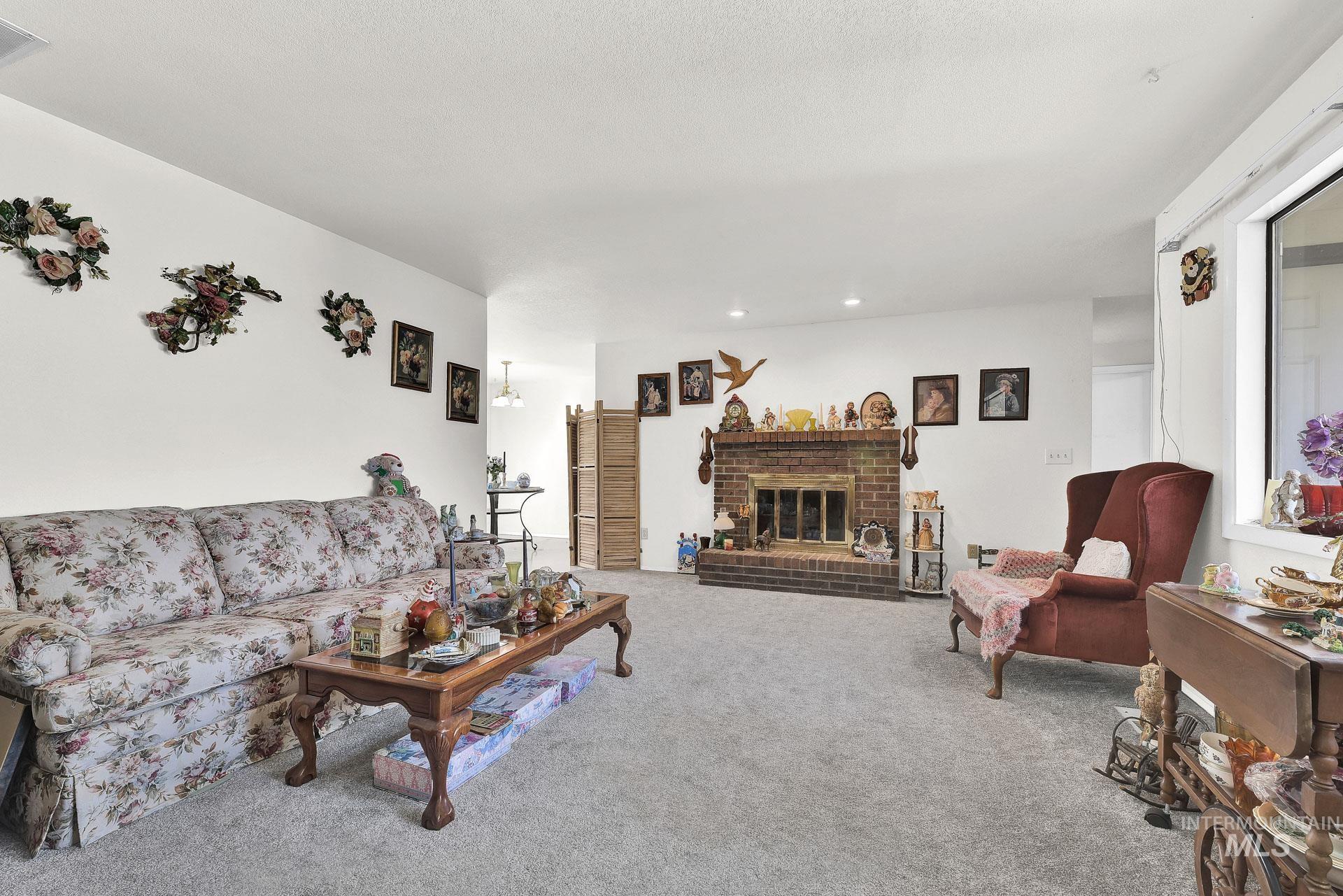 2175 Cherry Lane