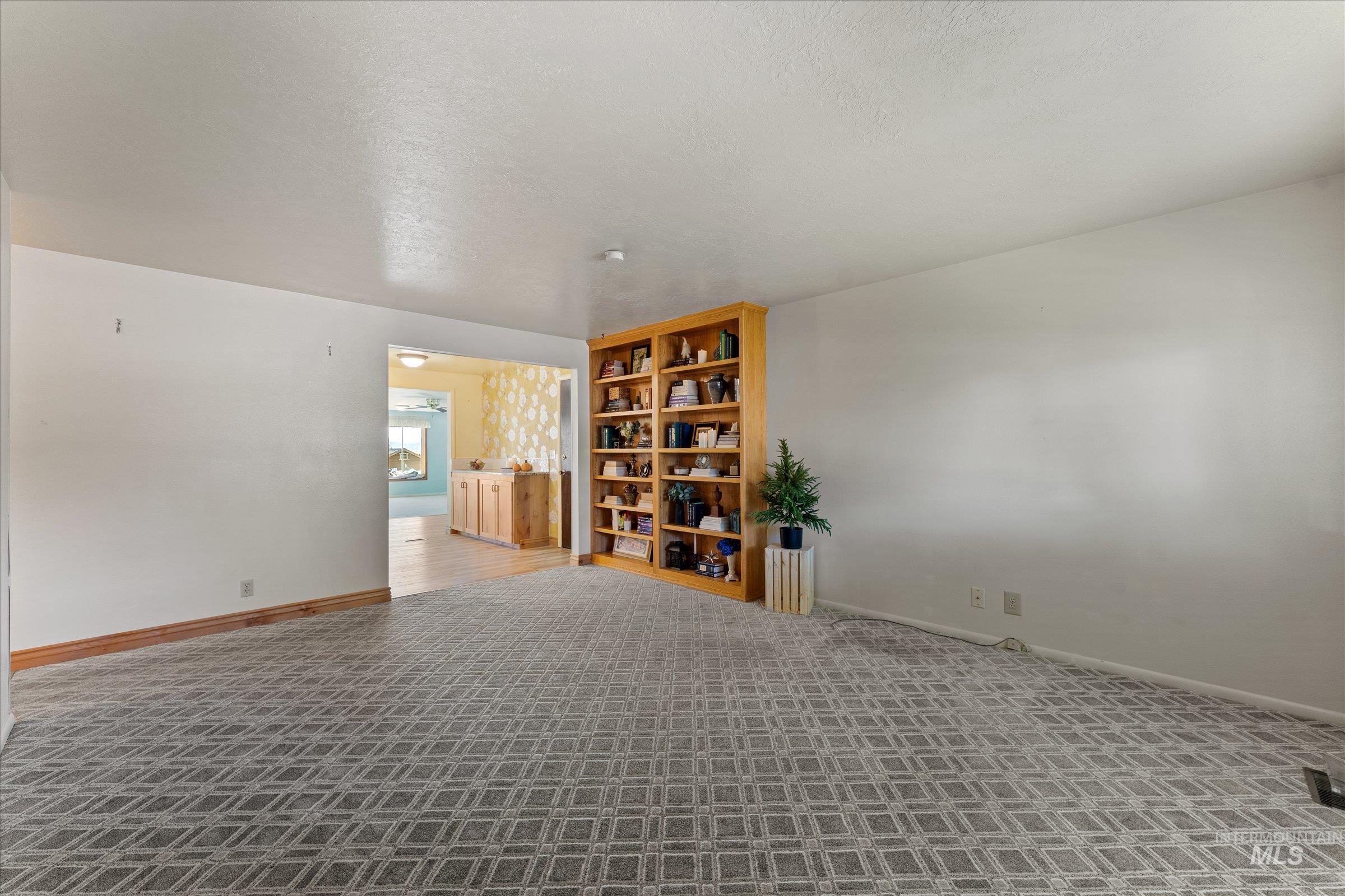 7882 S Cross Fox Way