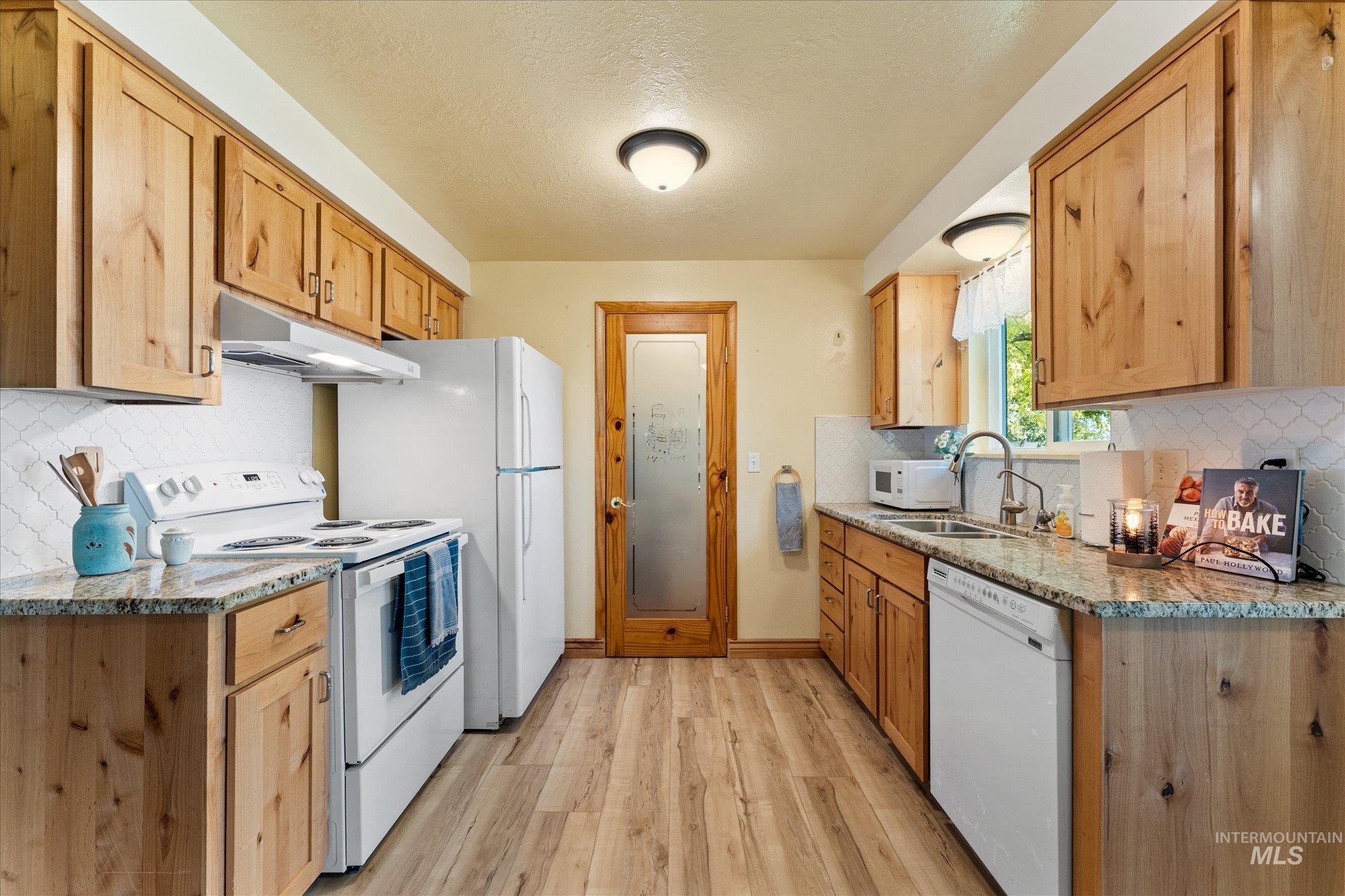 7882 S Cross Fox Way