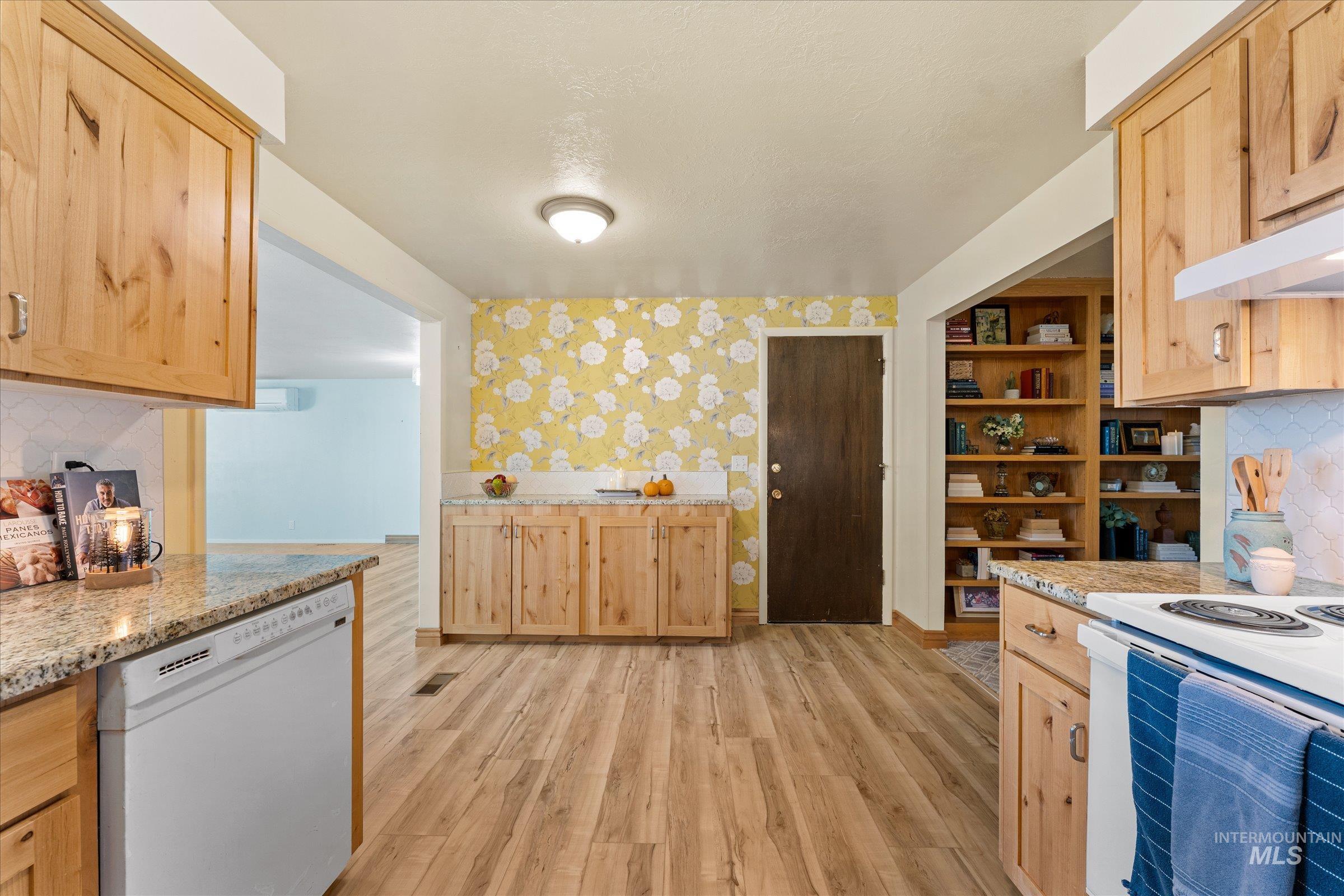 7882 S Cross Fox Way