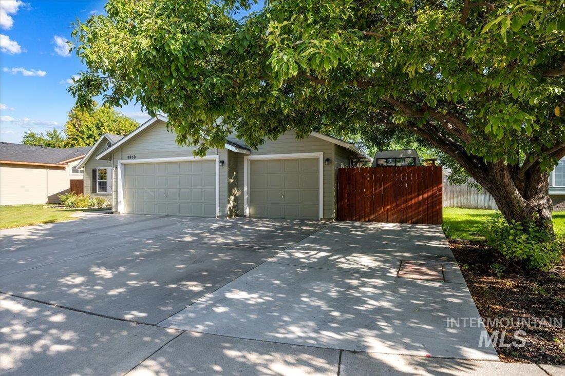 2950 W Stephanie Ct.