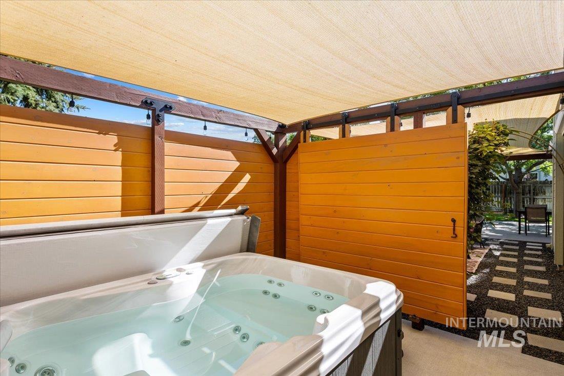 2950 W Stephanie Ct.