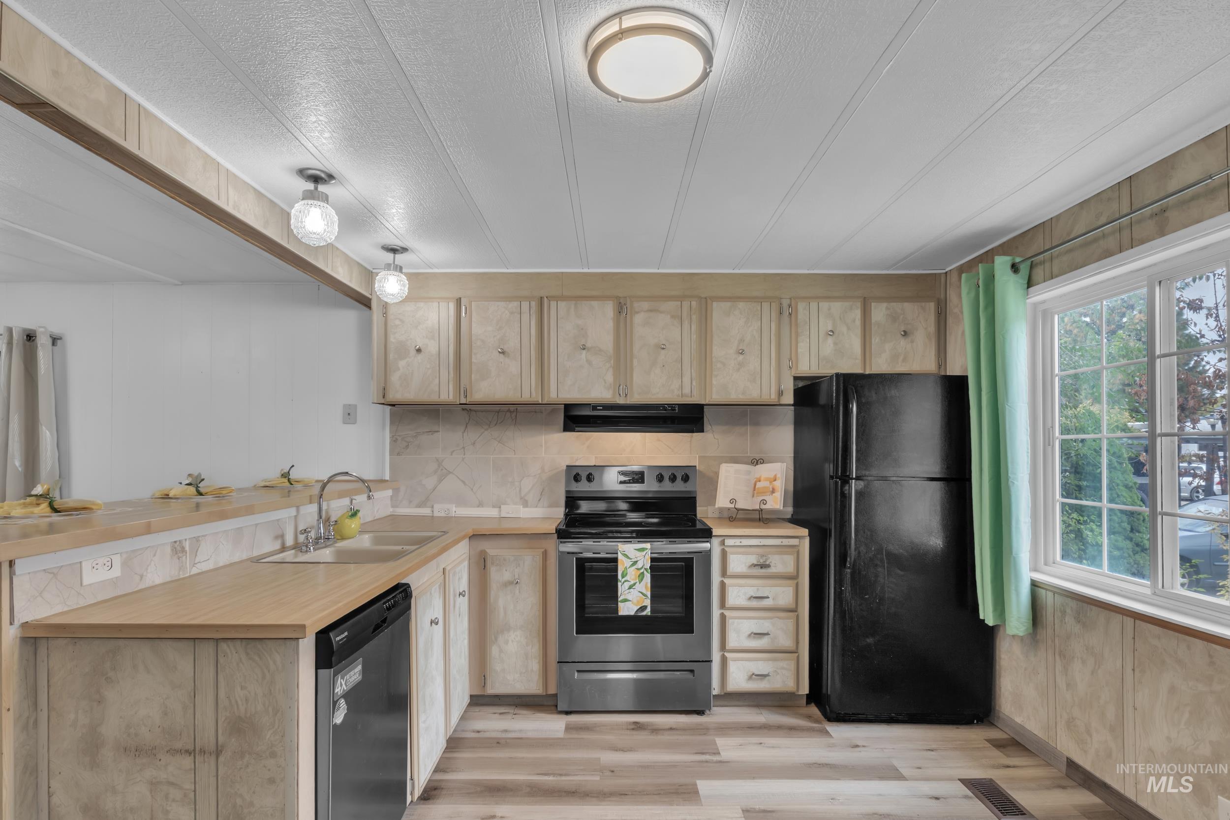 790 N Riviera Dr Unit: 19