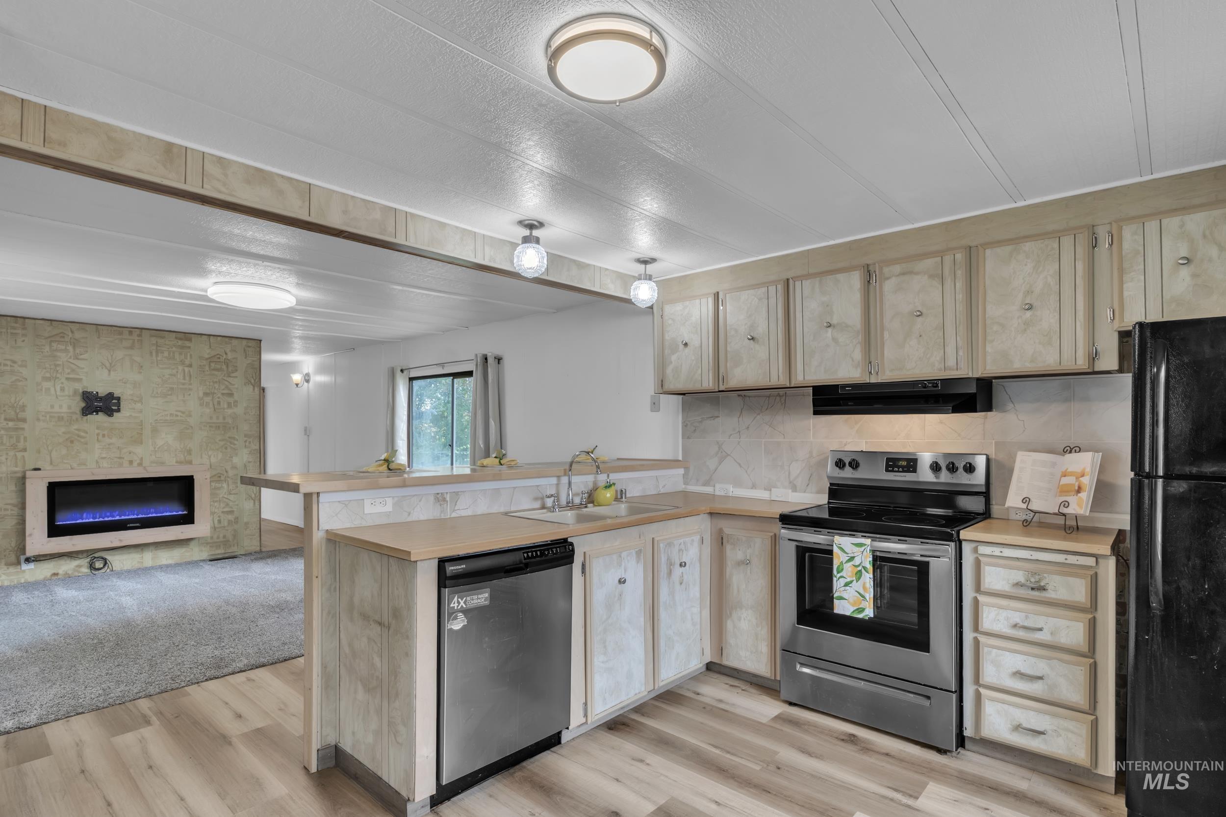 790 N Riviera Dr Unit: 19