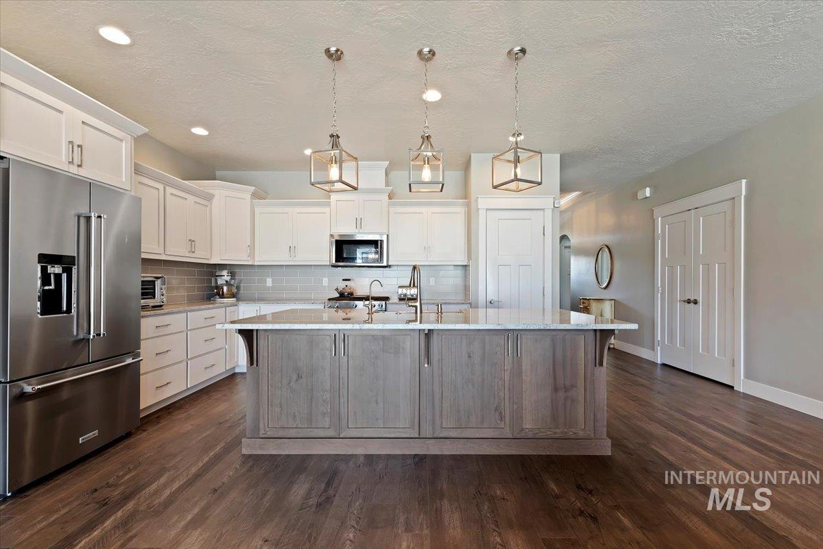 4531 S Lava Springs Loop