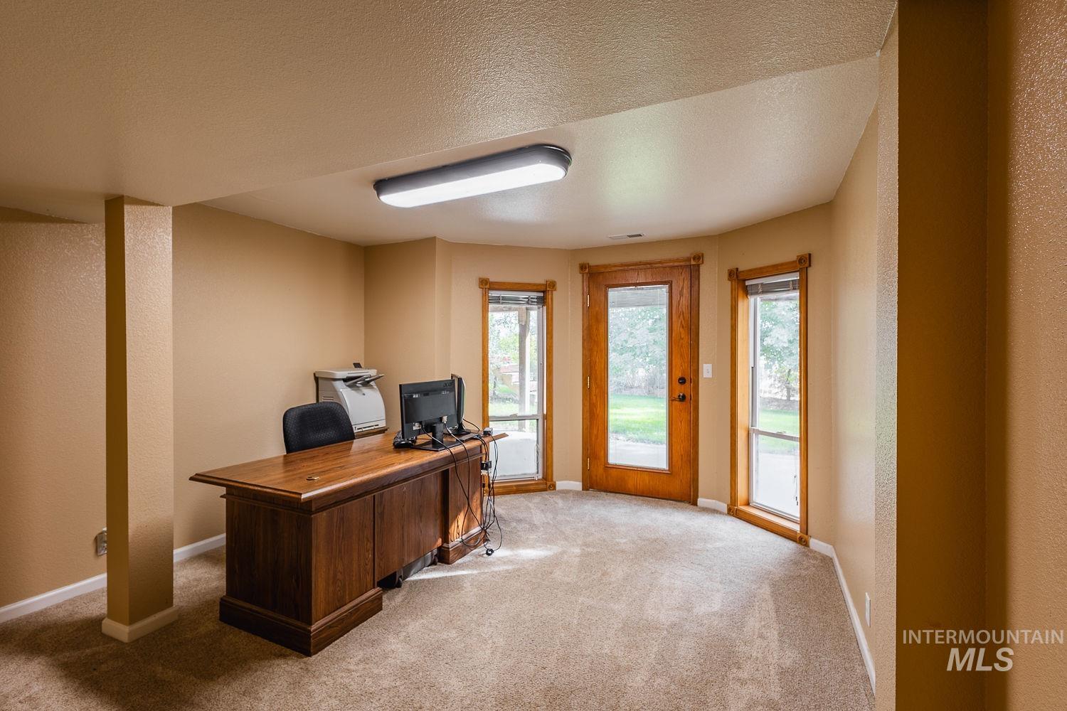 8905 S Consulting Ln
