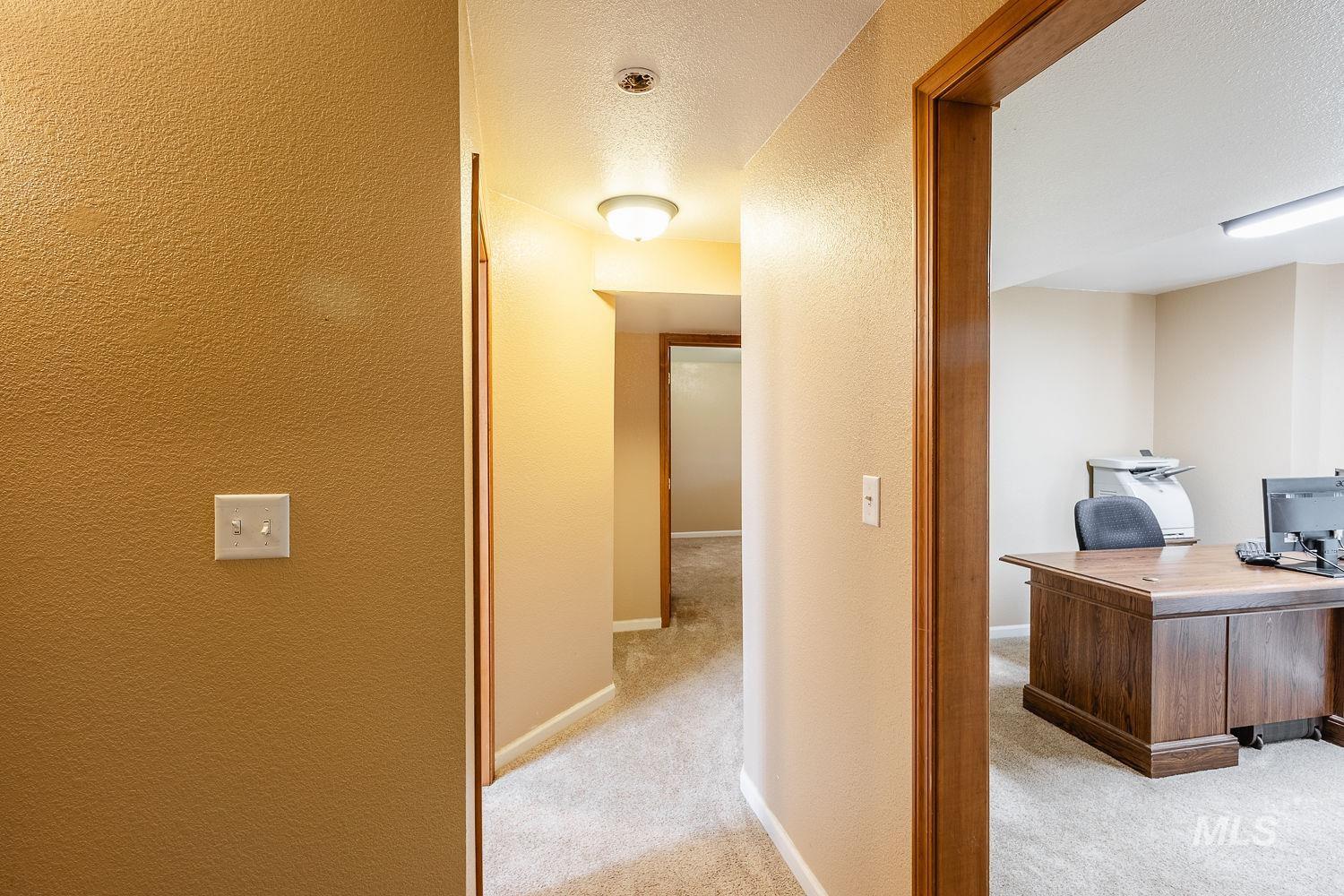 8905 S Consulting Ln
