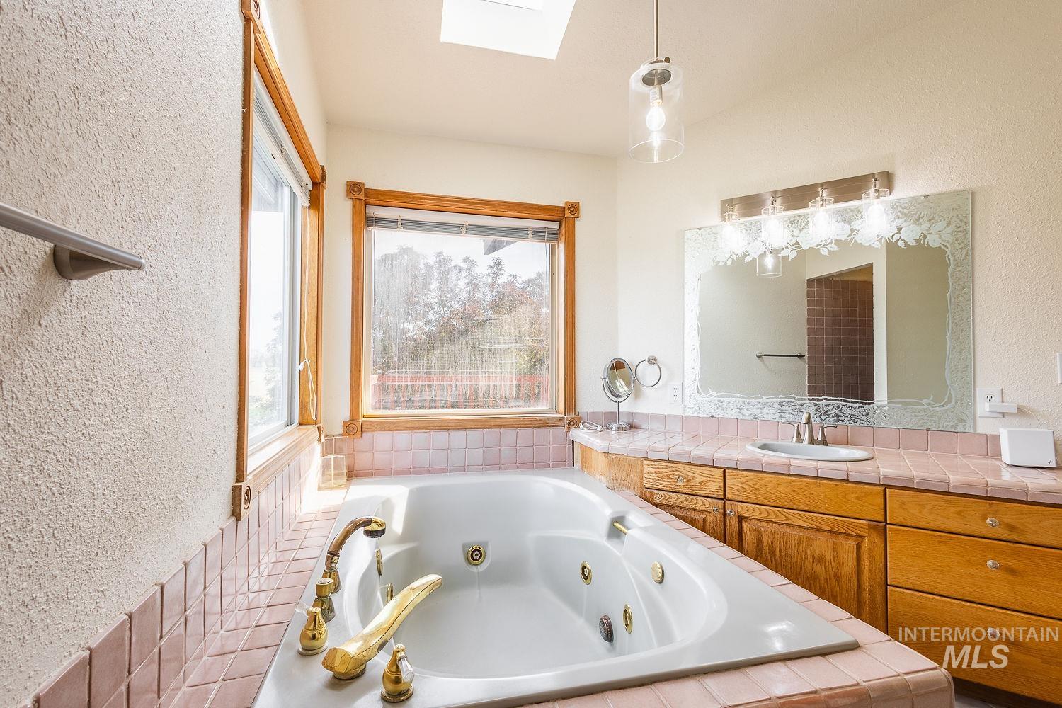 8905 S Consulting Ln