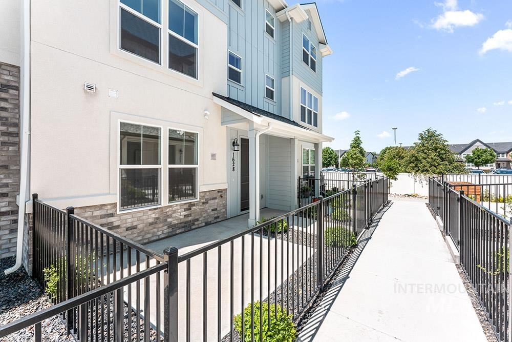 1728 N Timathy Ln Unit: 33/1