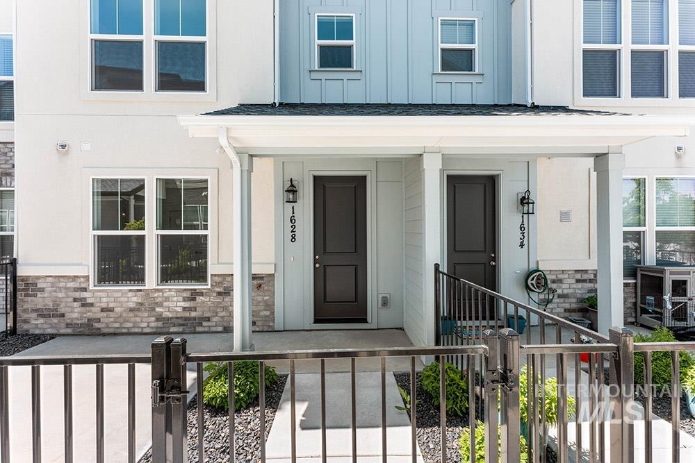 1728 N Timathy Ln Unit: 33/1