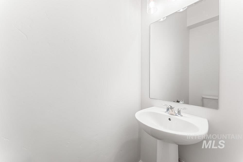 1728 N Timathy Ln Unit: 33/1