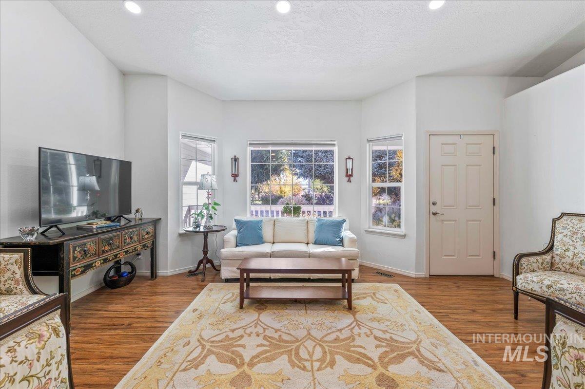 398 E Idaho