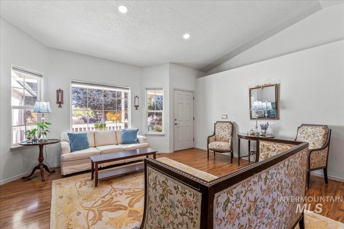 398 E Idaho