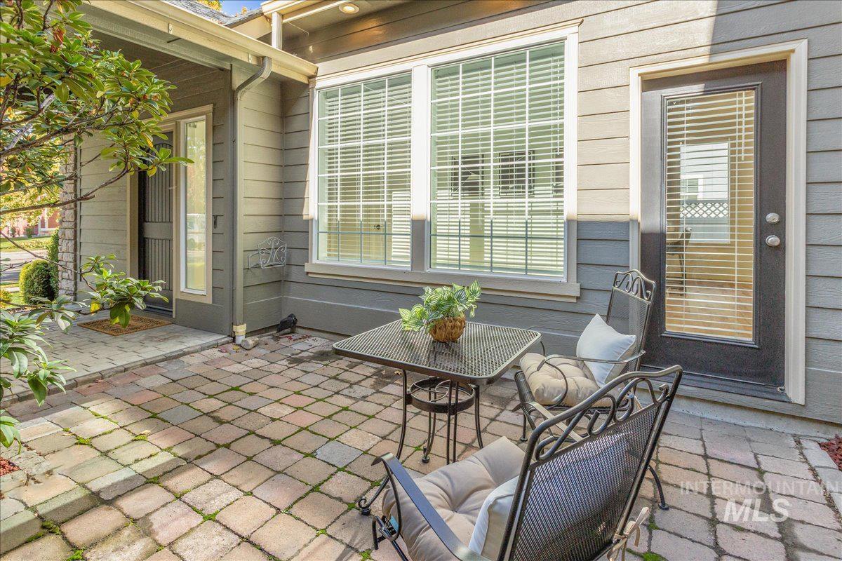 216 N Story Book Way