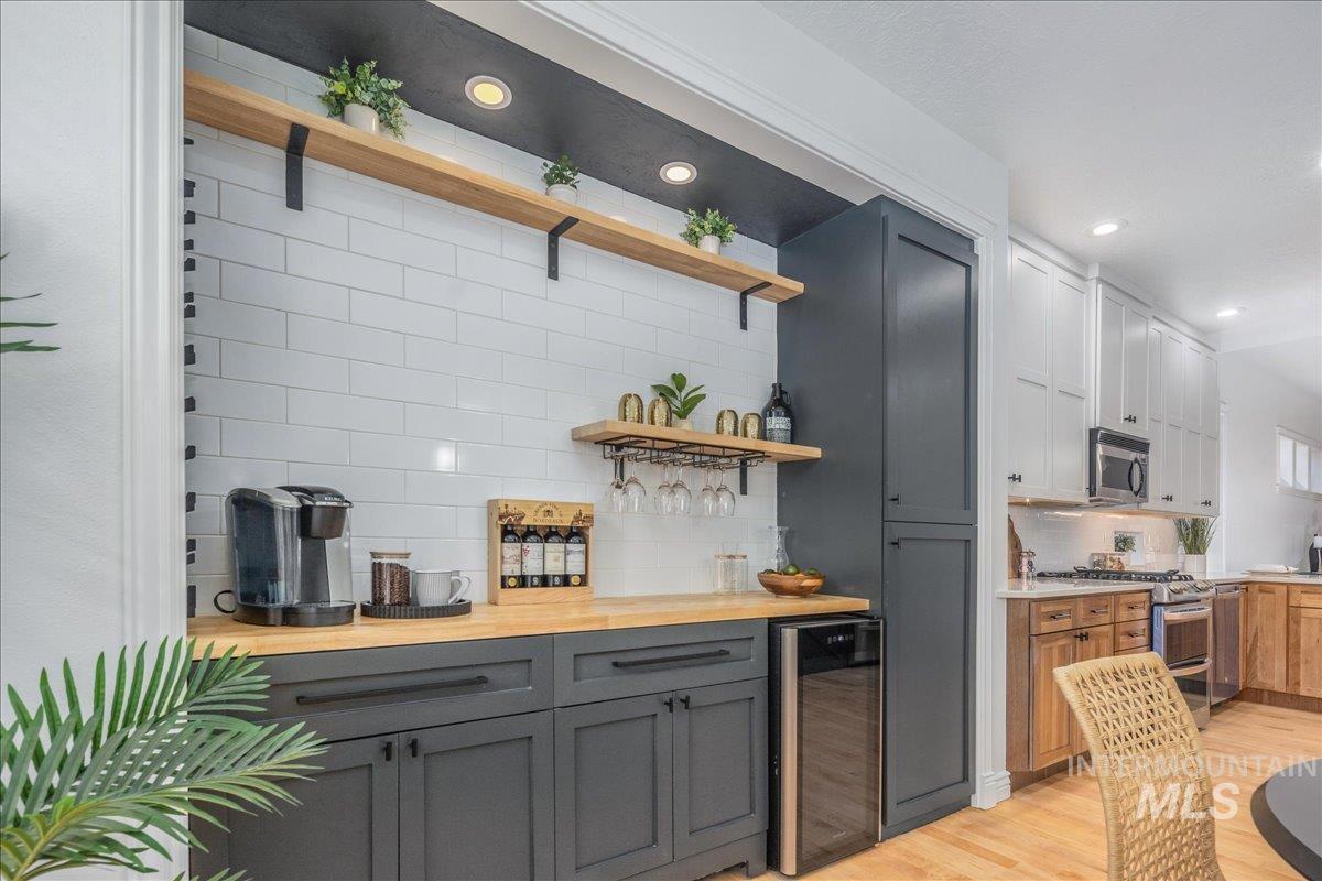 216 N Story Book Way