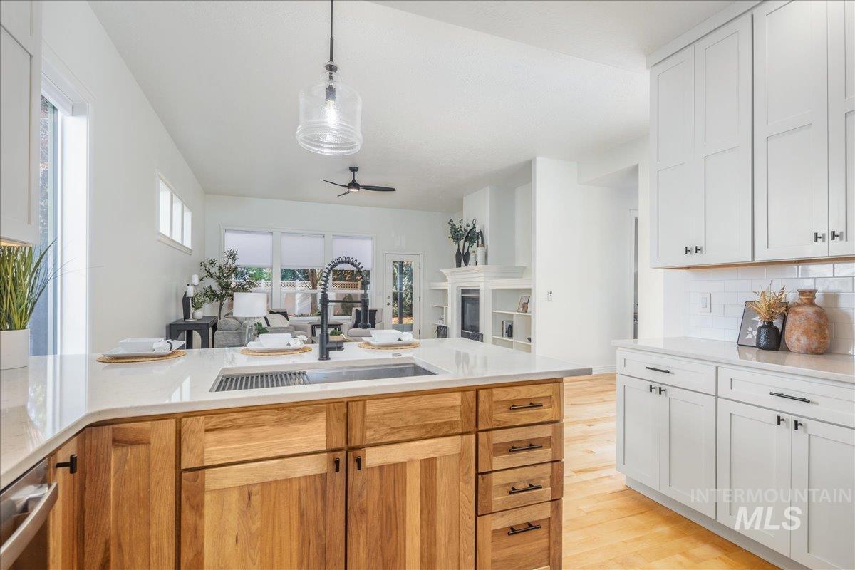 216 N Story Book Way