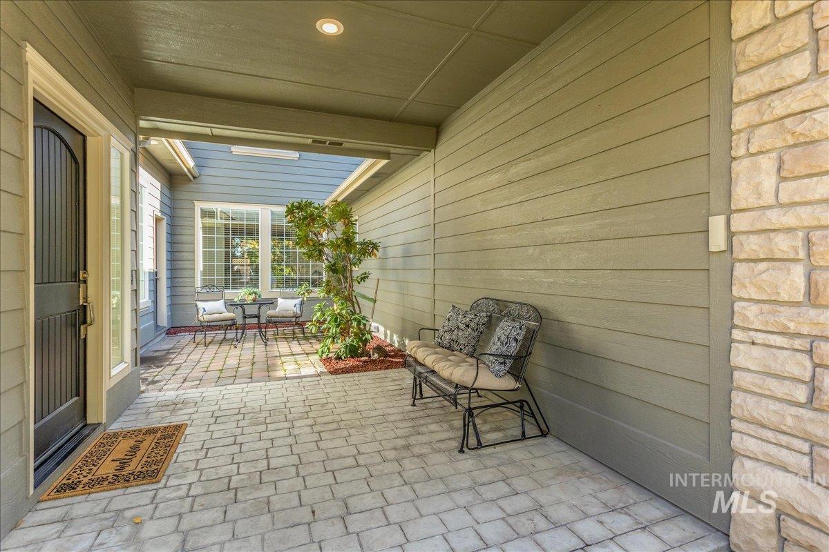 216 N Story Book Way