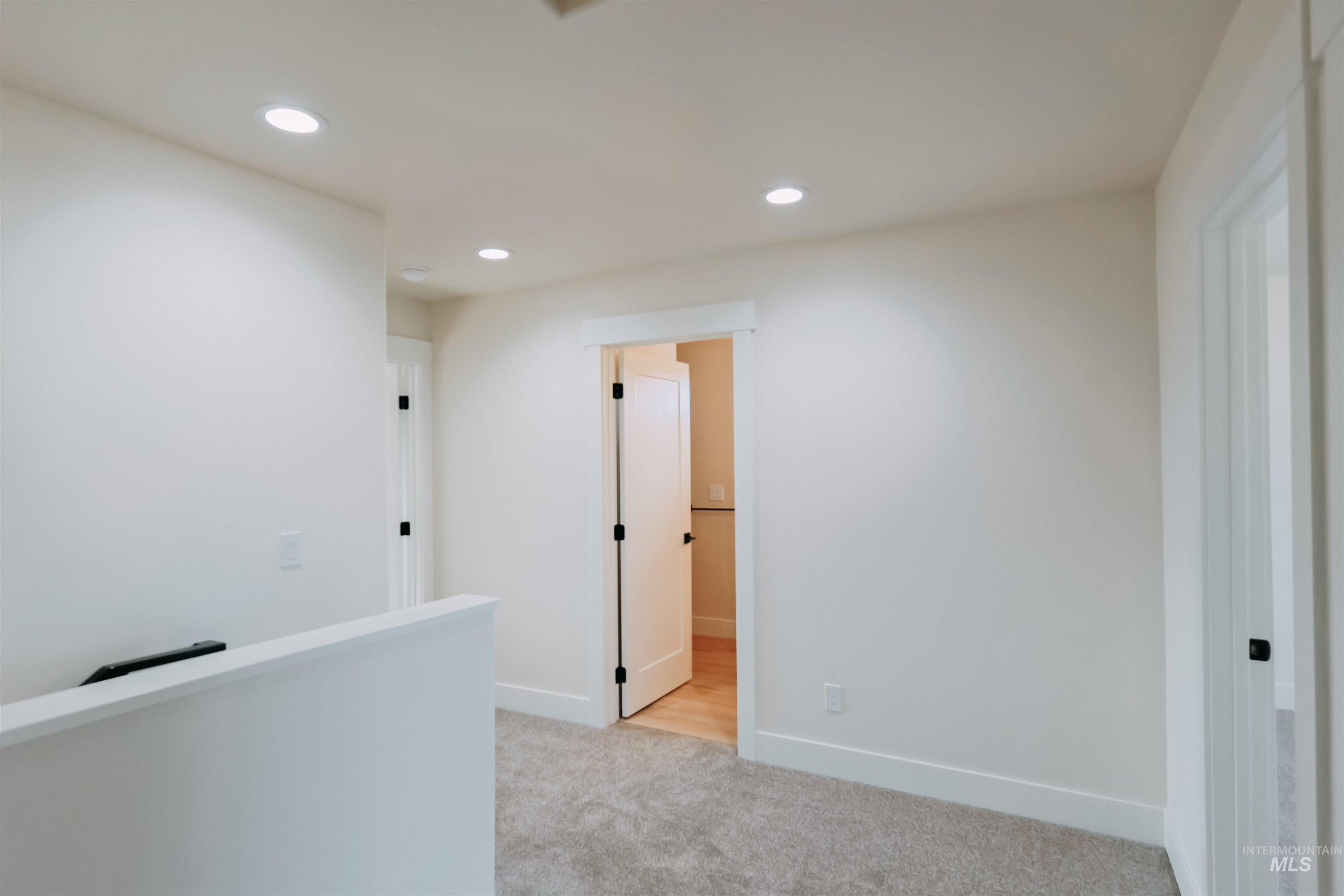10 North Creek Way