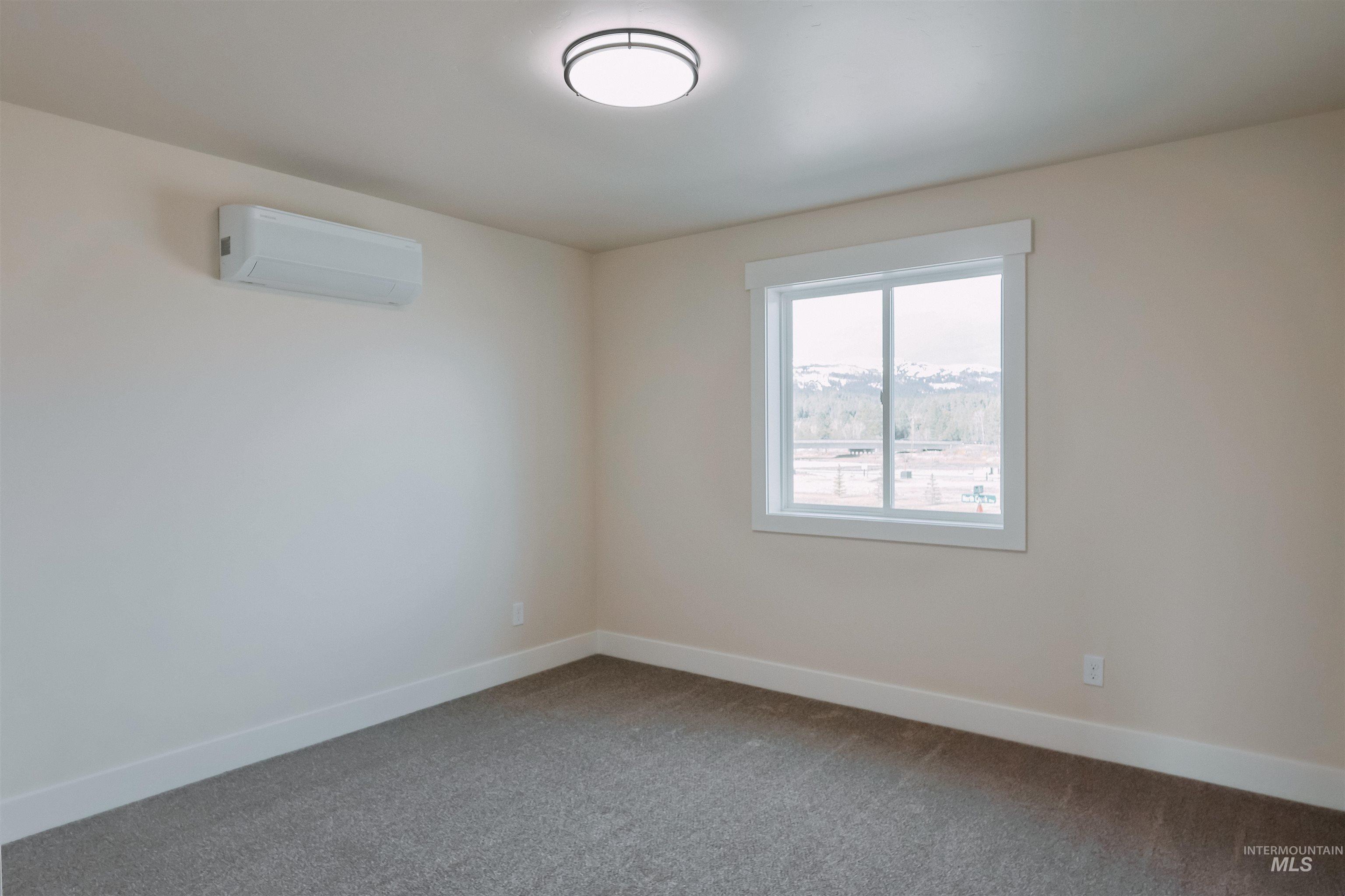 10 North Creek Way