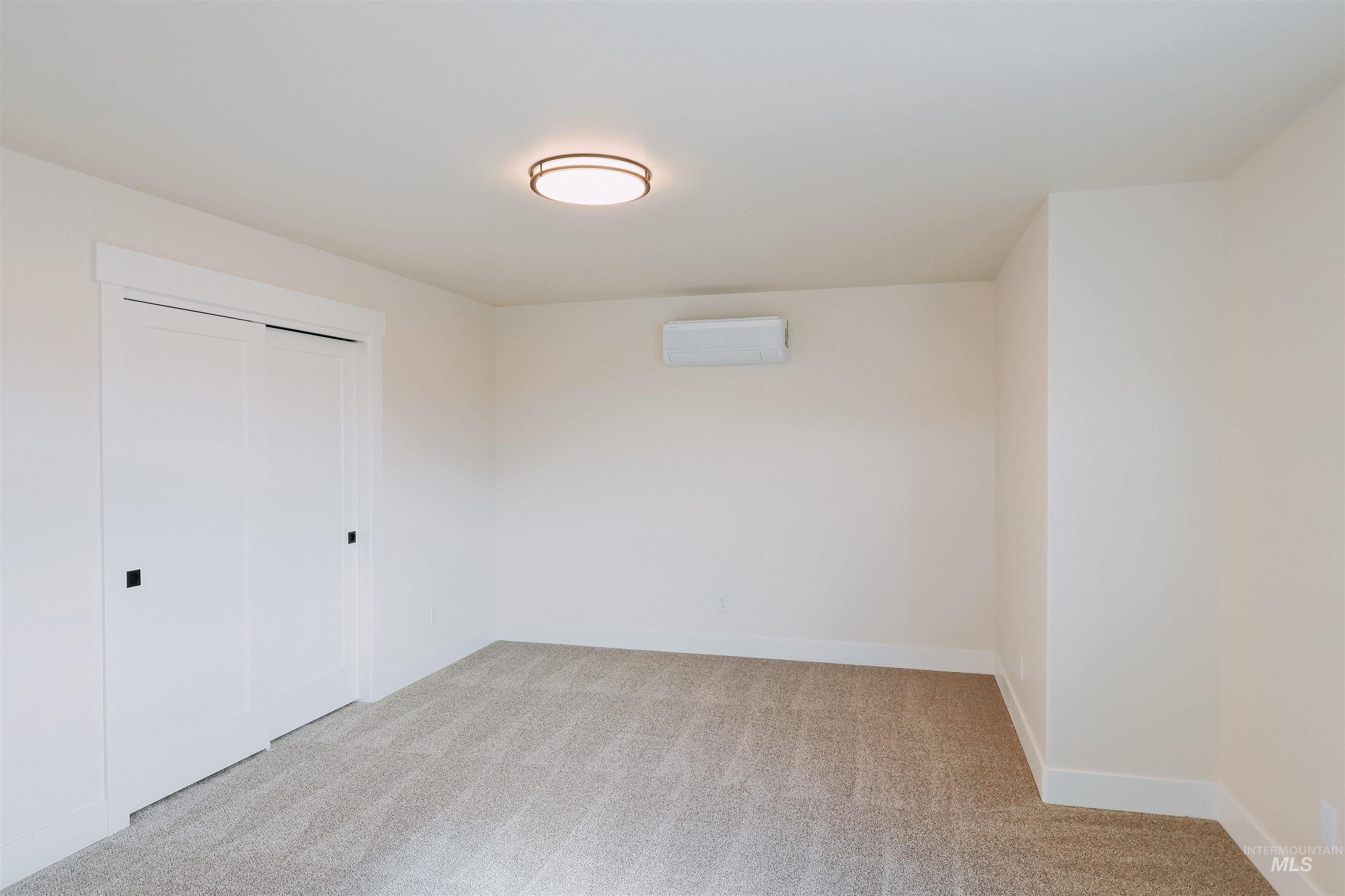 10 North Creek Way