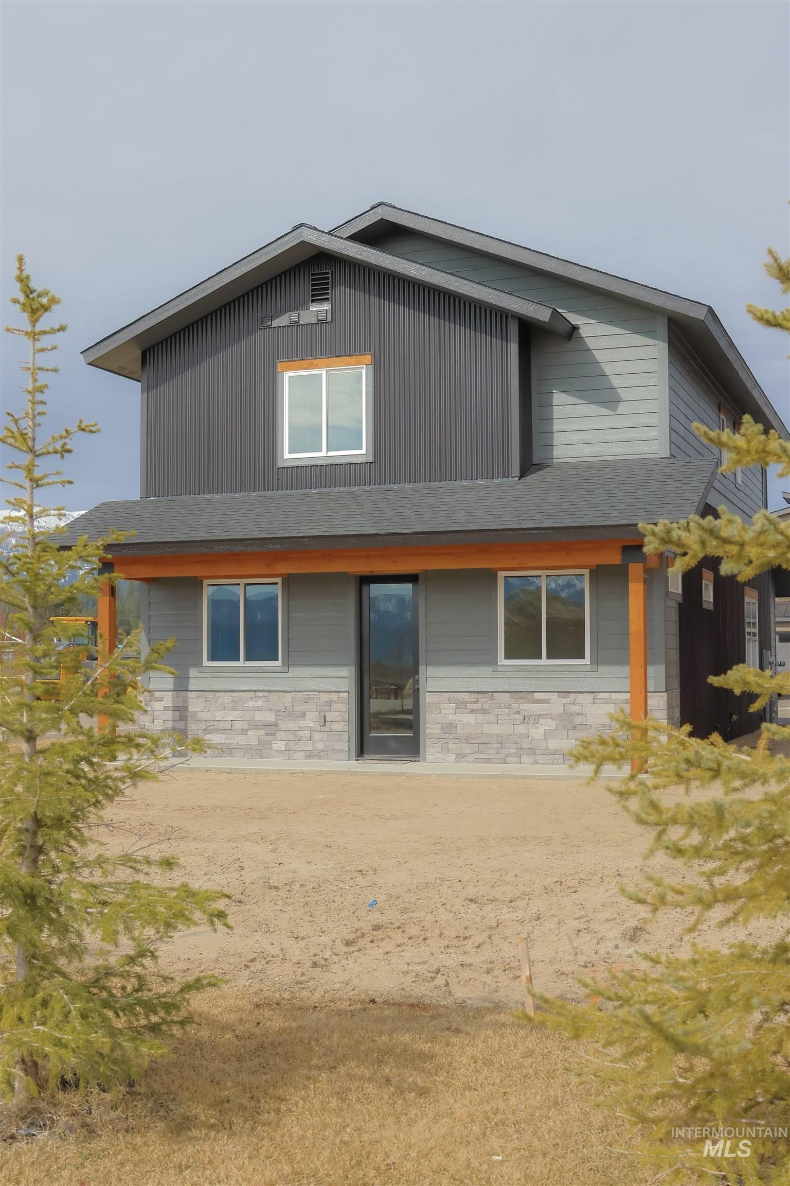 12 North Creek Way