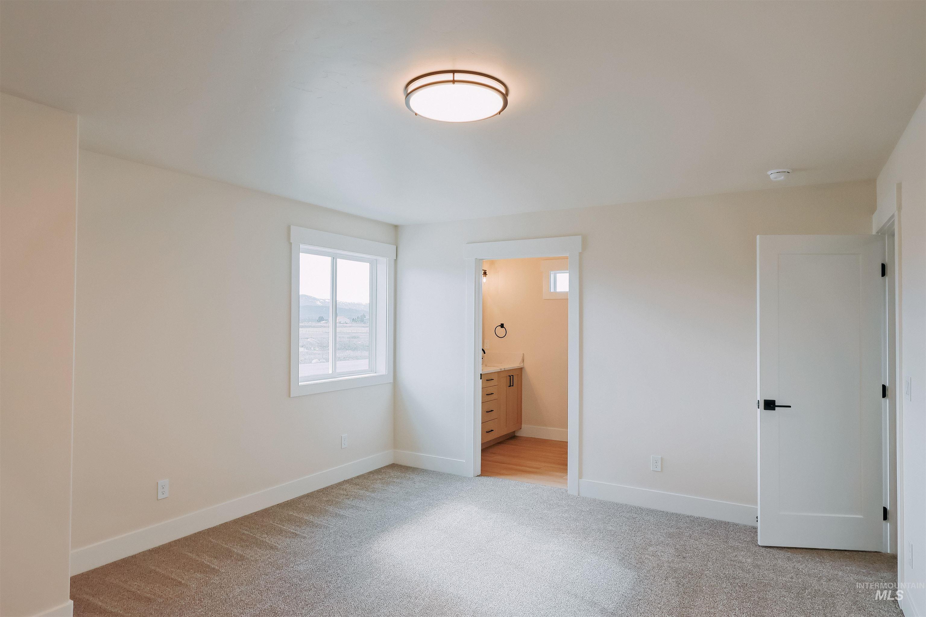 12 North Creek Way