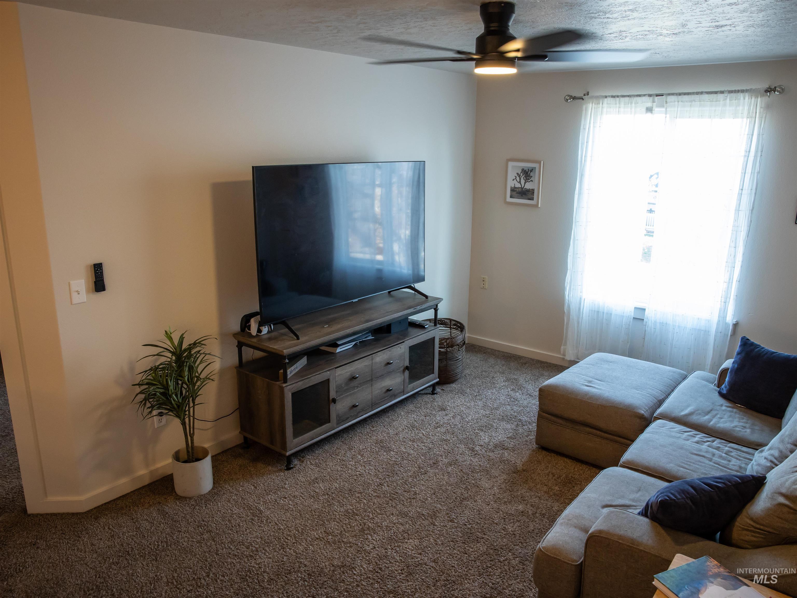 3491 N Maplestone Ave