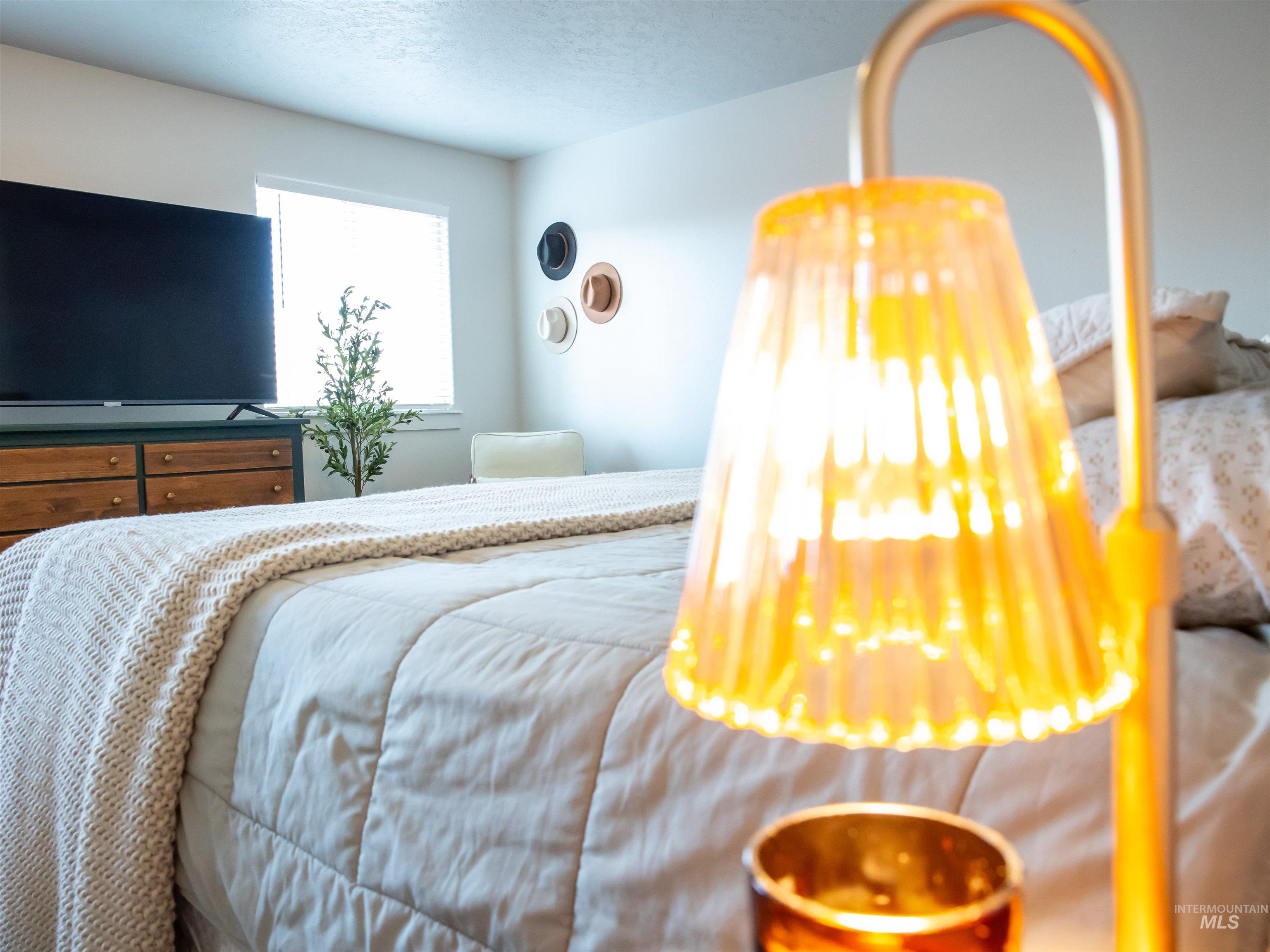 3491 N Maplestone Ave