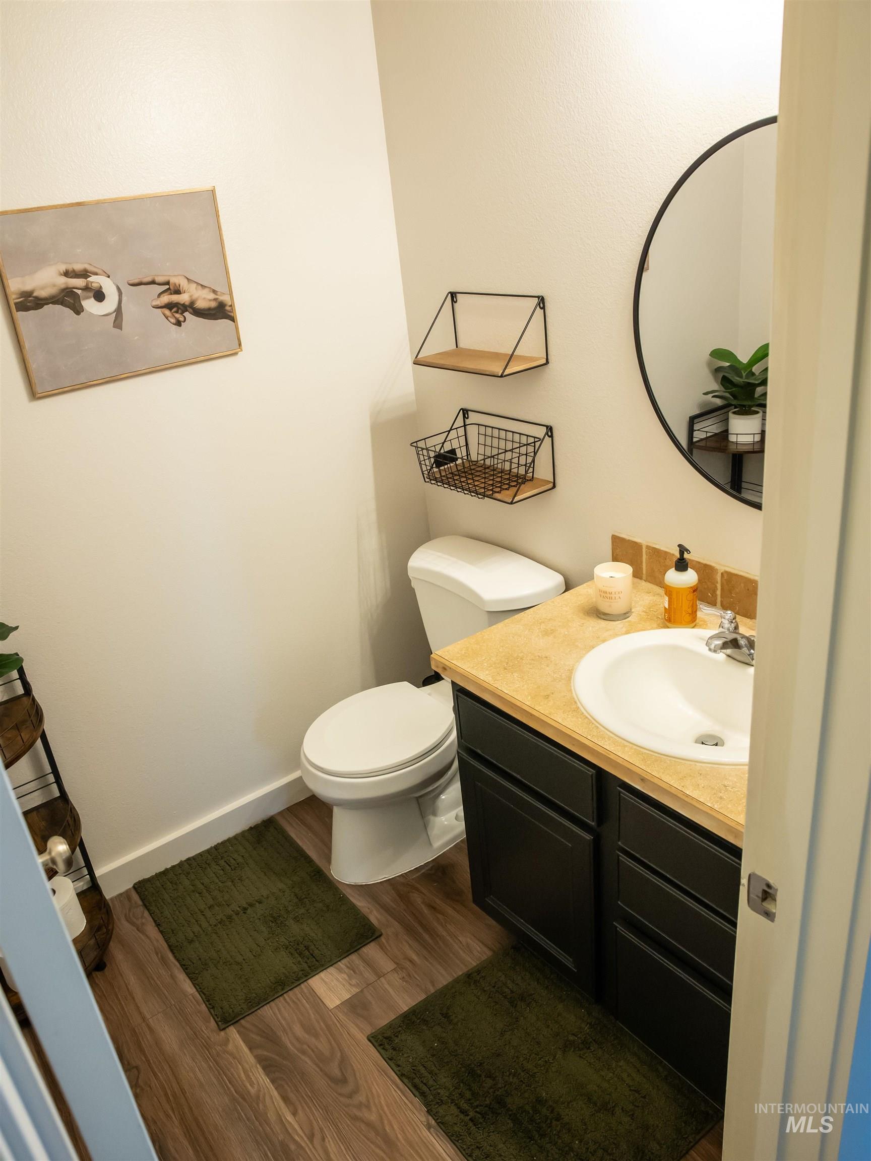 3491 N Maplestone Ave