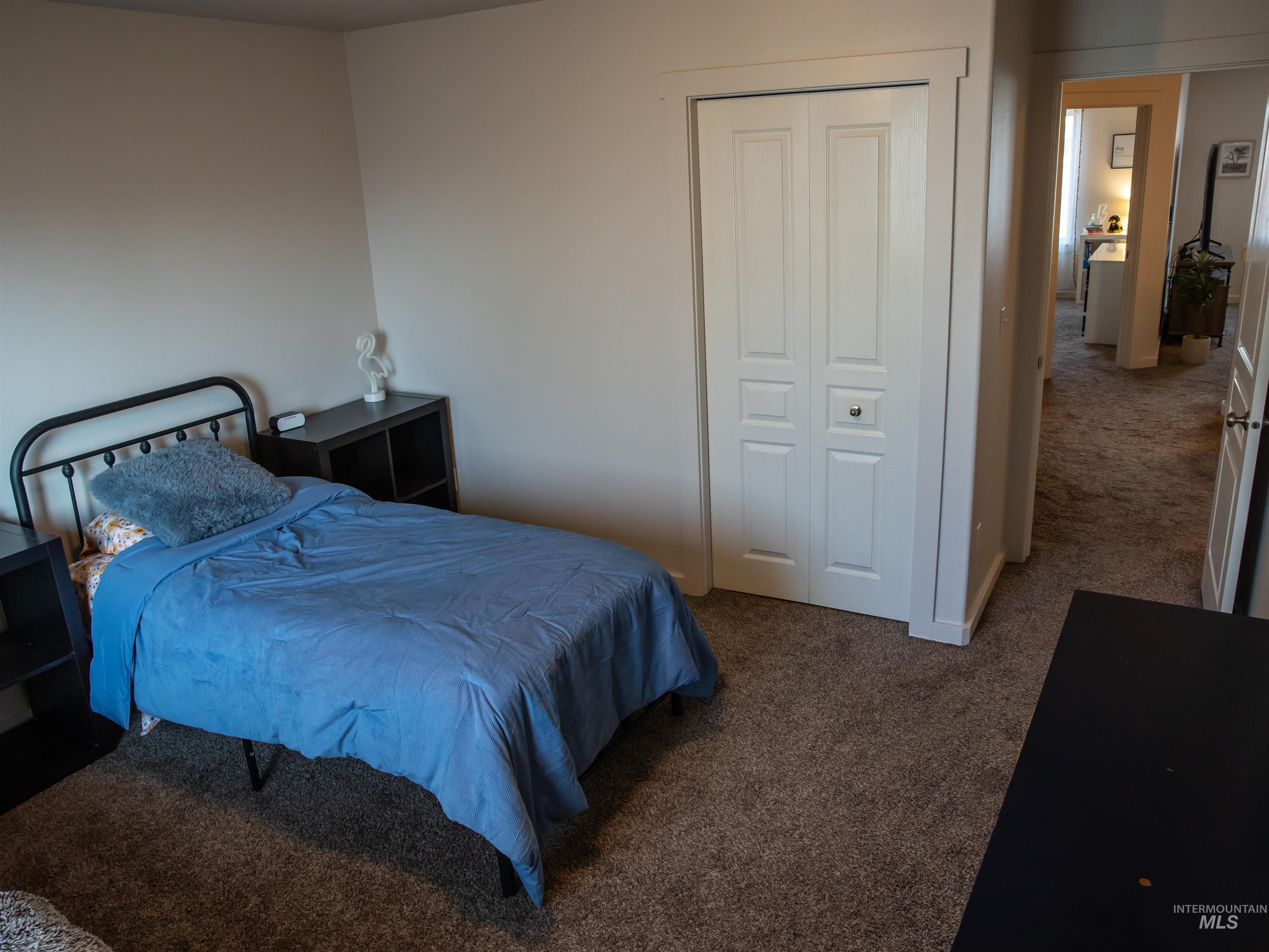 3491 N Maplestone Ave