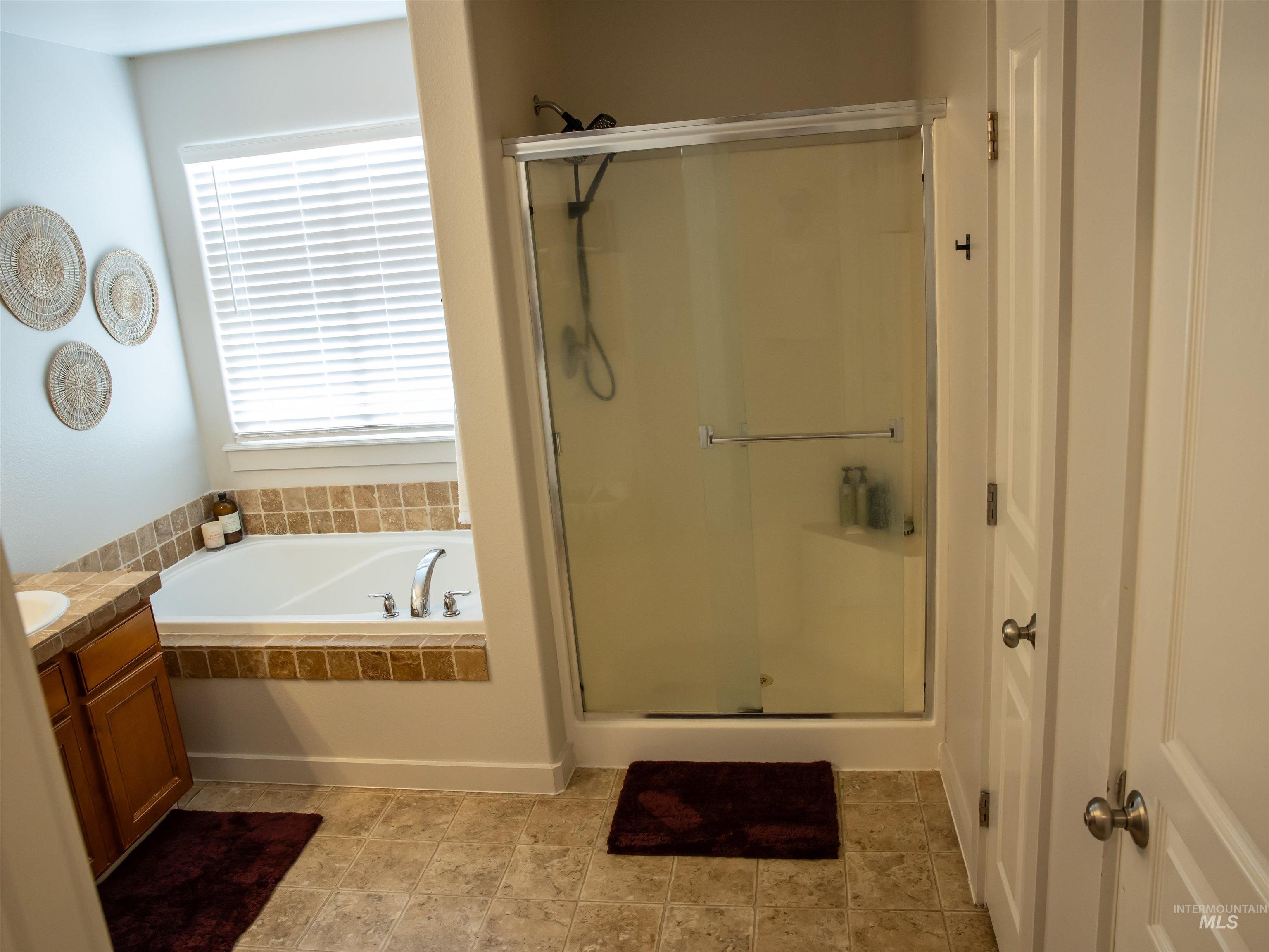 3491 N Maplestone Ave