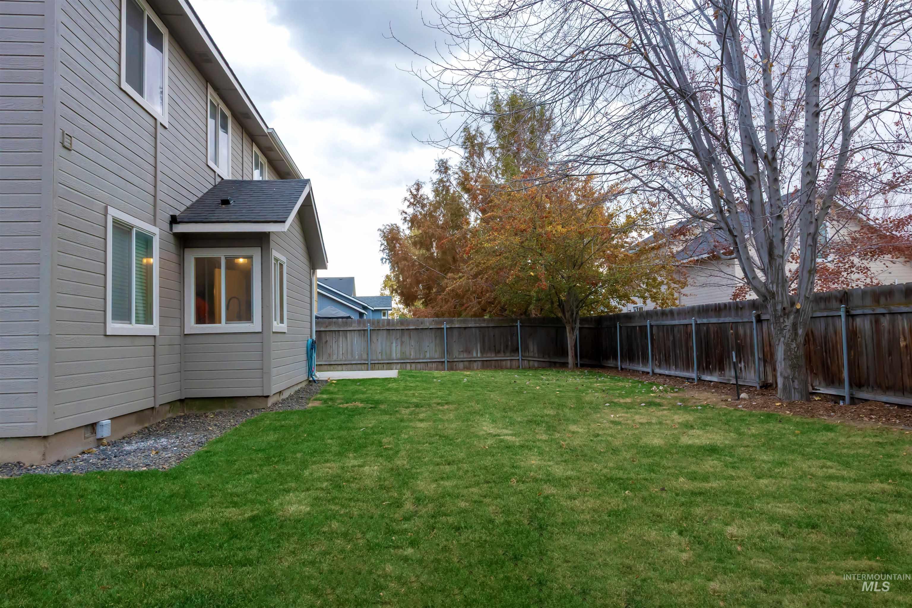 3491 N Maplestone Ave