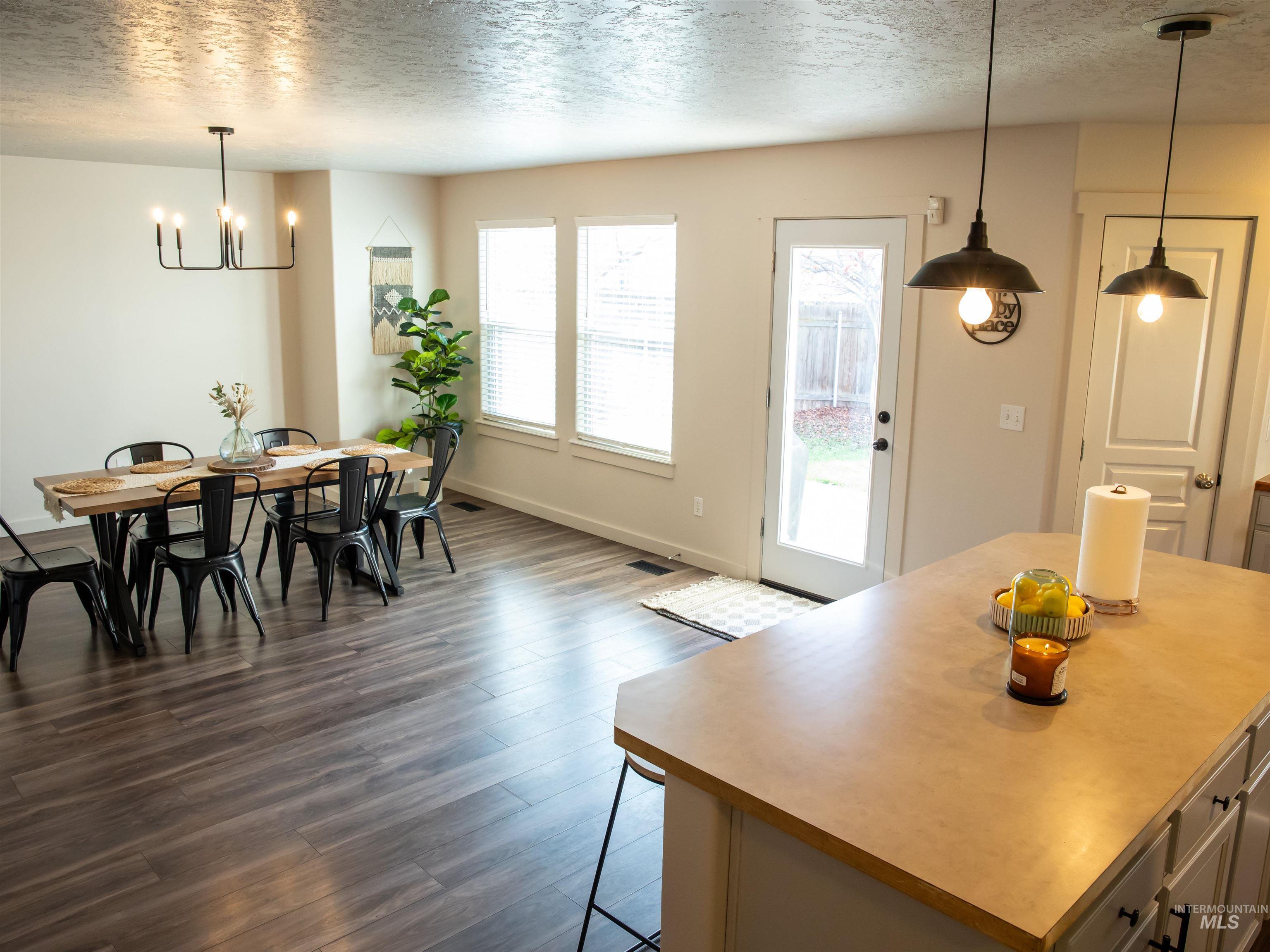 3491 N Maplestone Ave