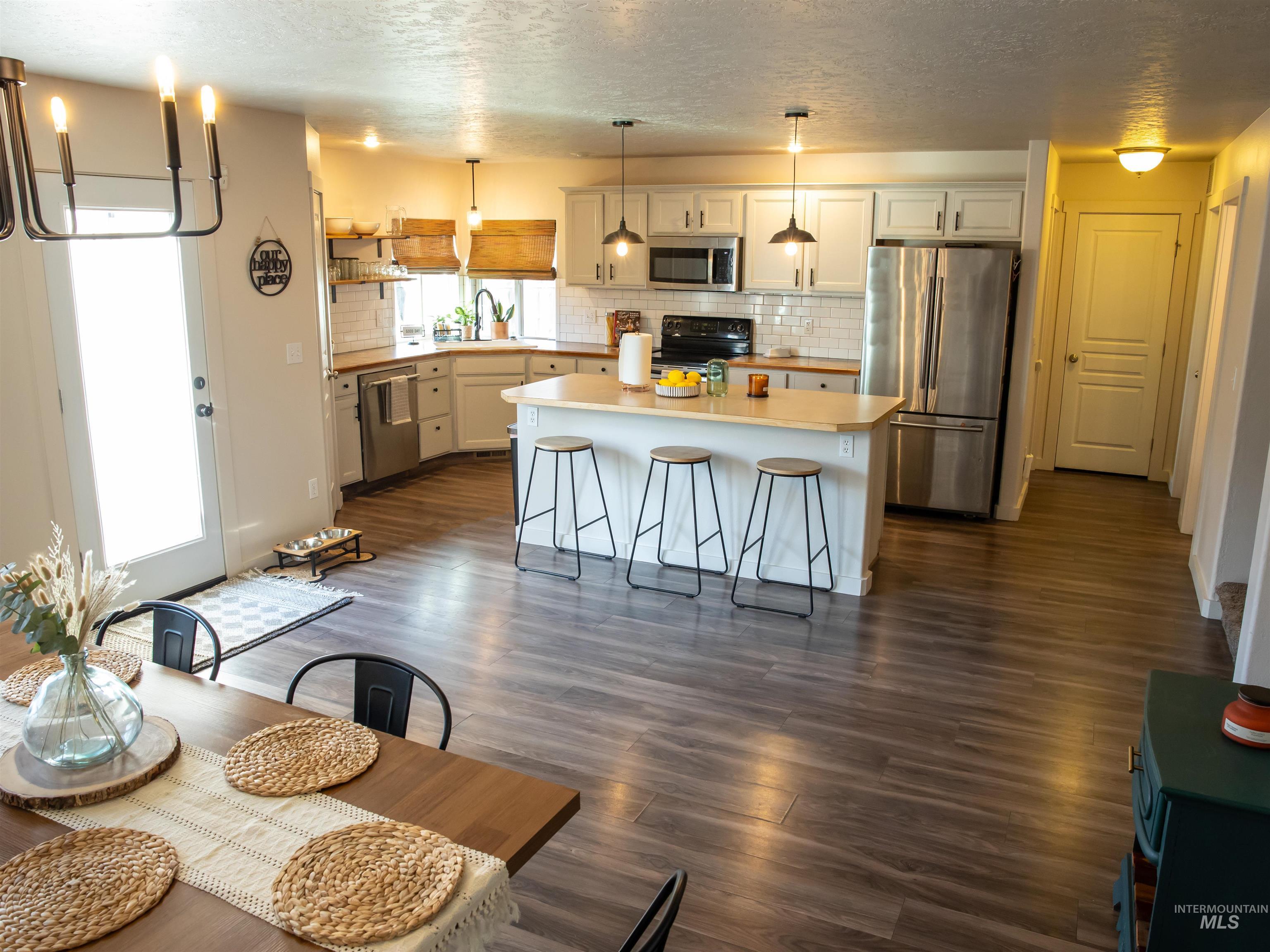 3491 N Maplestone Ave