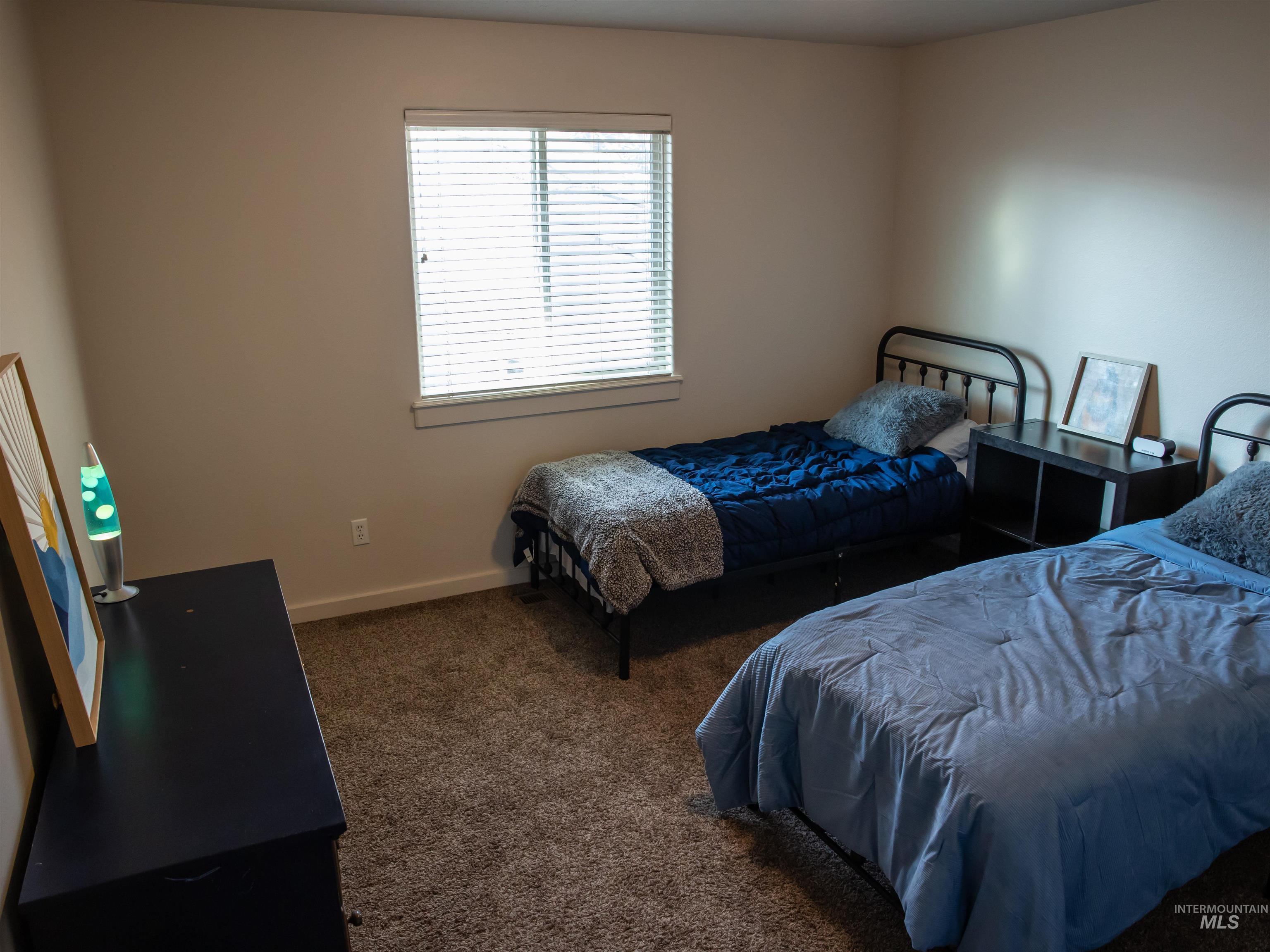 3491 N Maplestone Ave