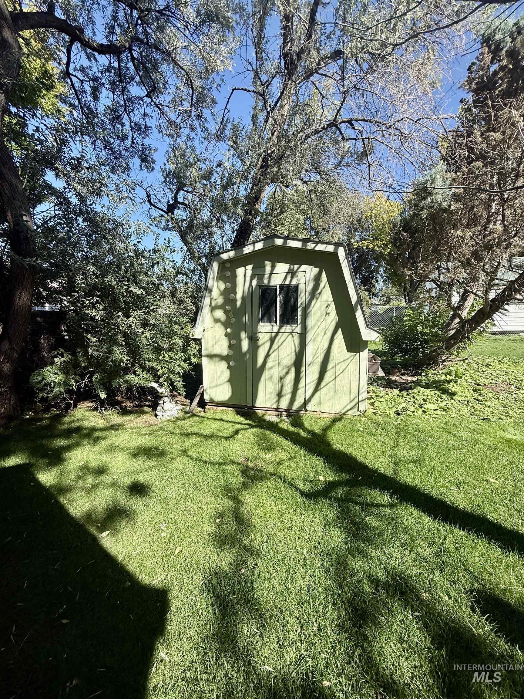 2595 N 3rd E