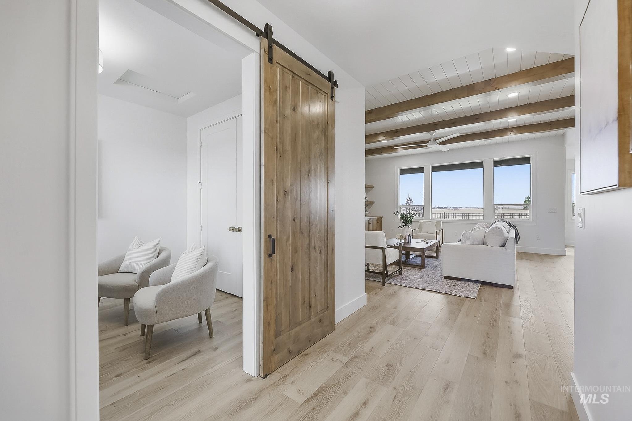 2553 N Buhrstone Ave