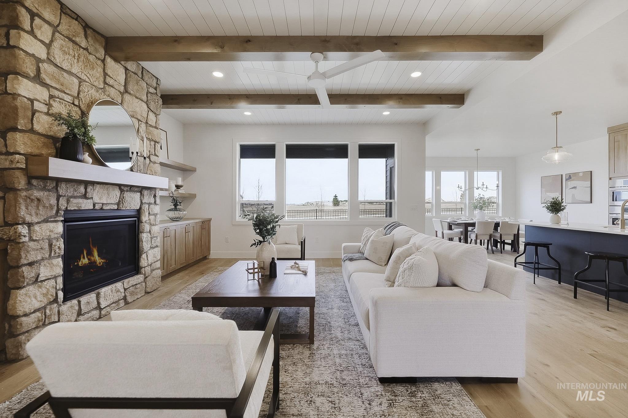 2553 N Buhrstone Ave