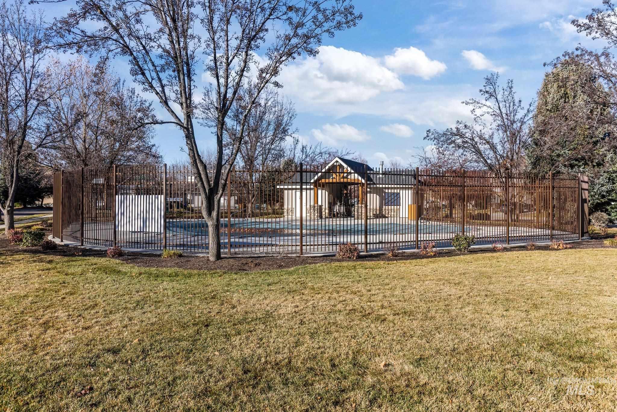 918 W Heather Woods Drive