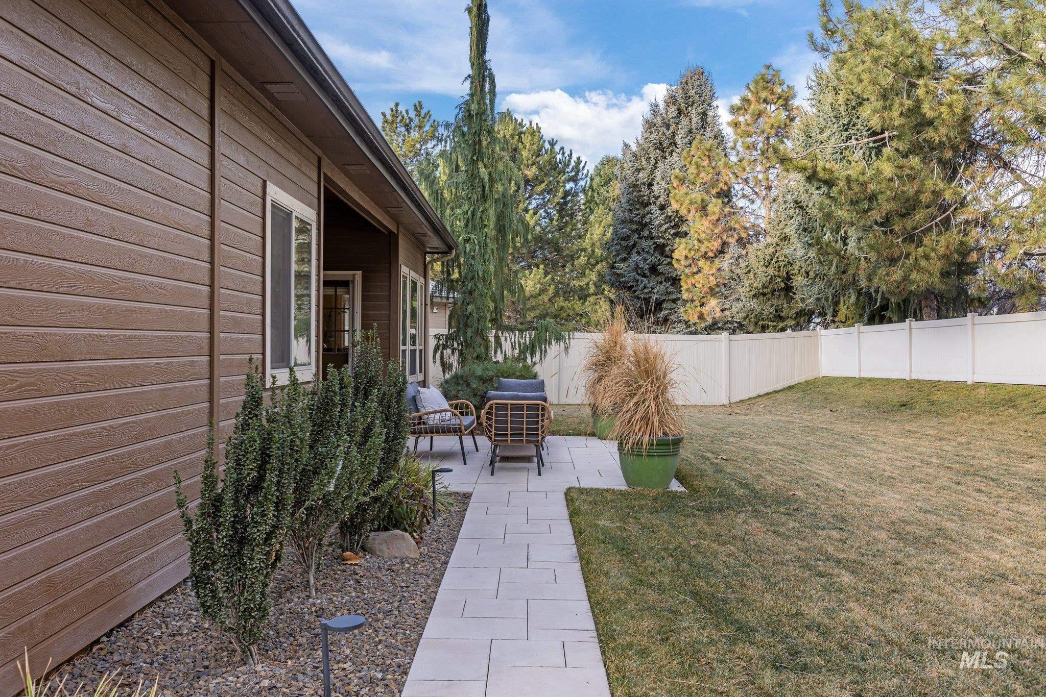 918 W Heather Woods Drive