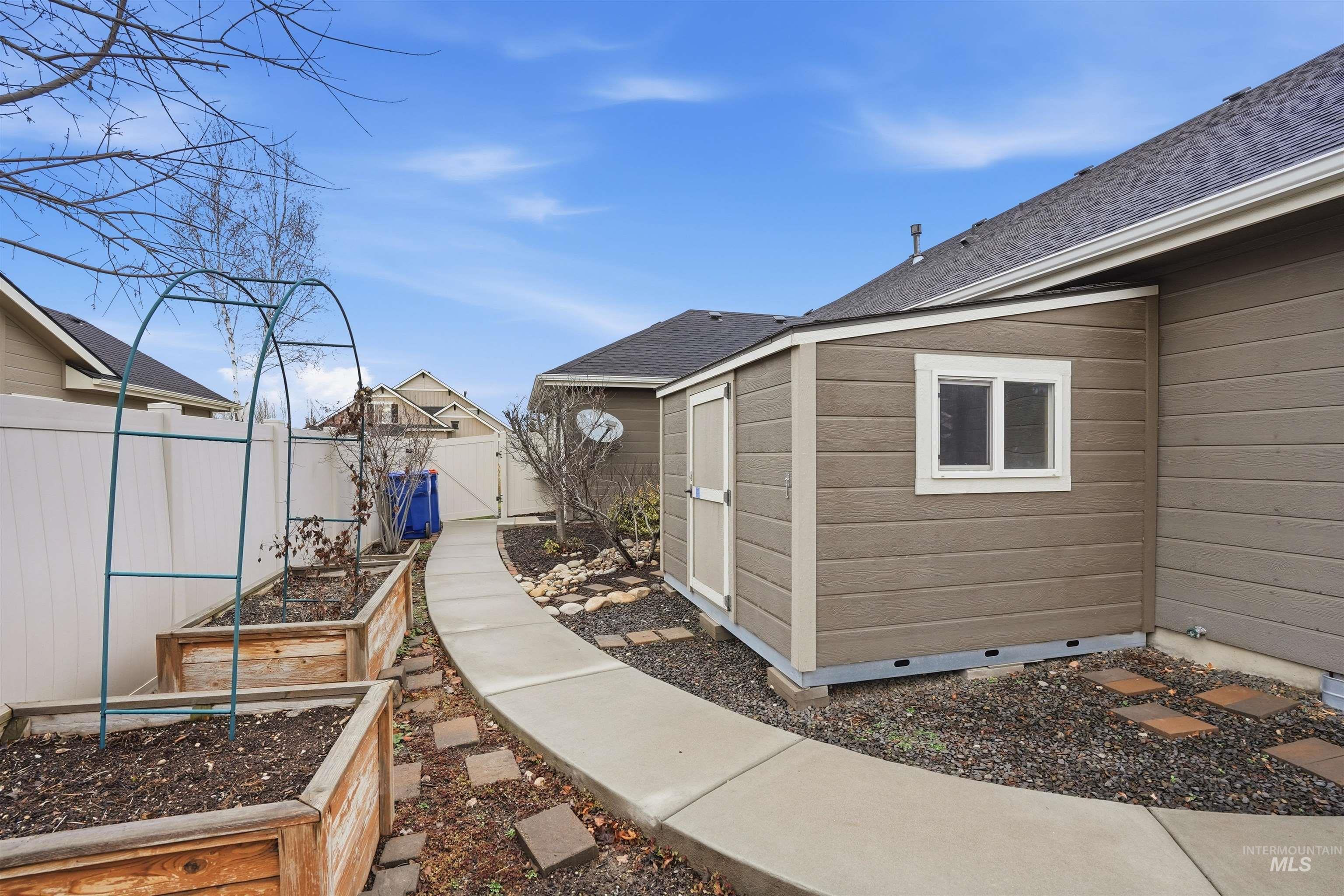 5697 W Combermere Dr