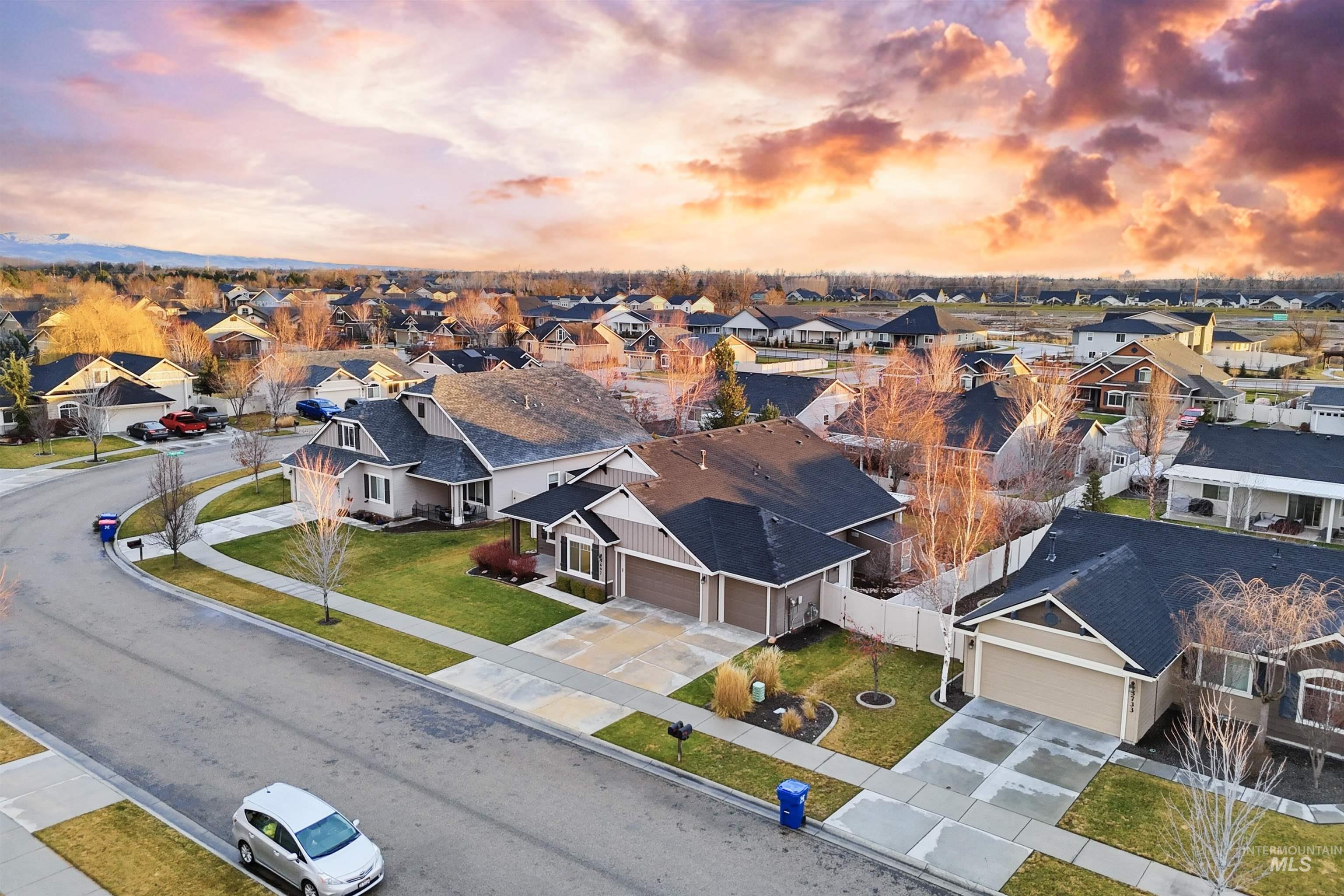 5697 W Combermere Dr