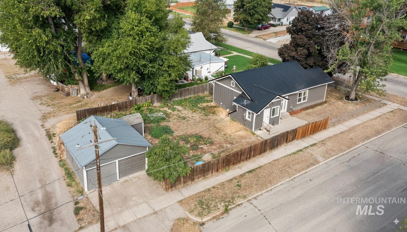 366 4th Ave N