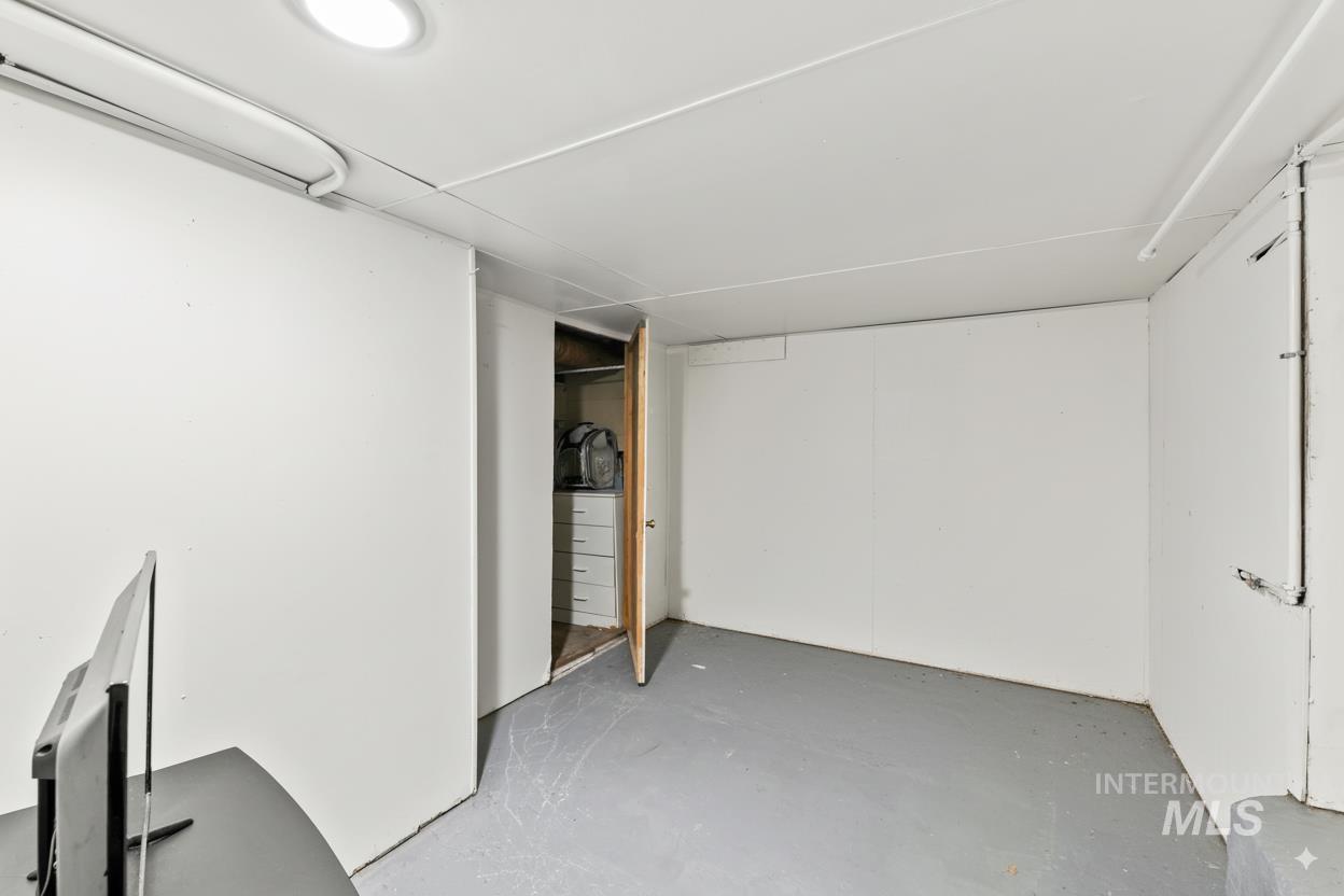 366 4th Ave N