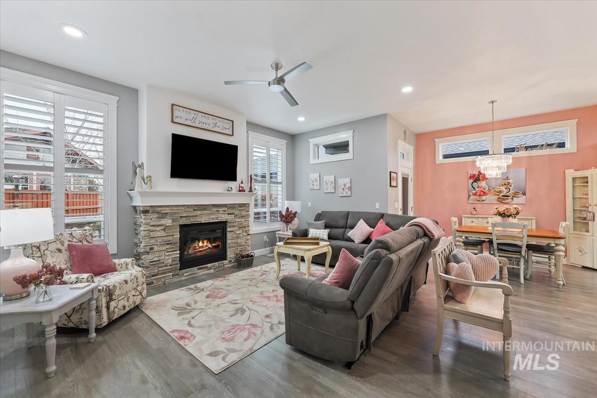 189 S Devon Ave.