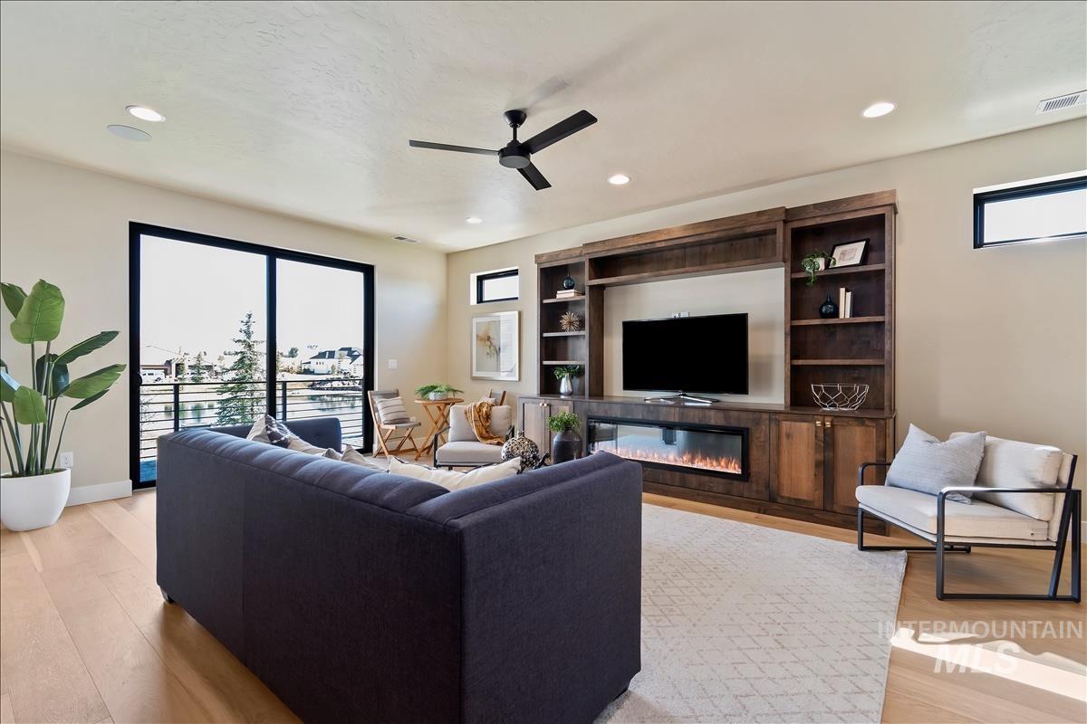 3491 N Templeton Way