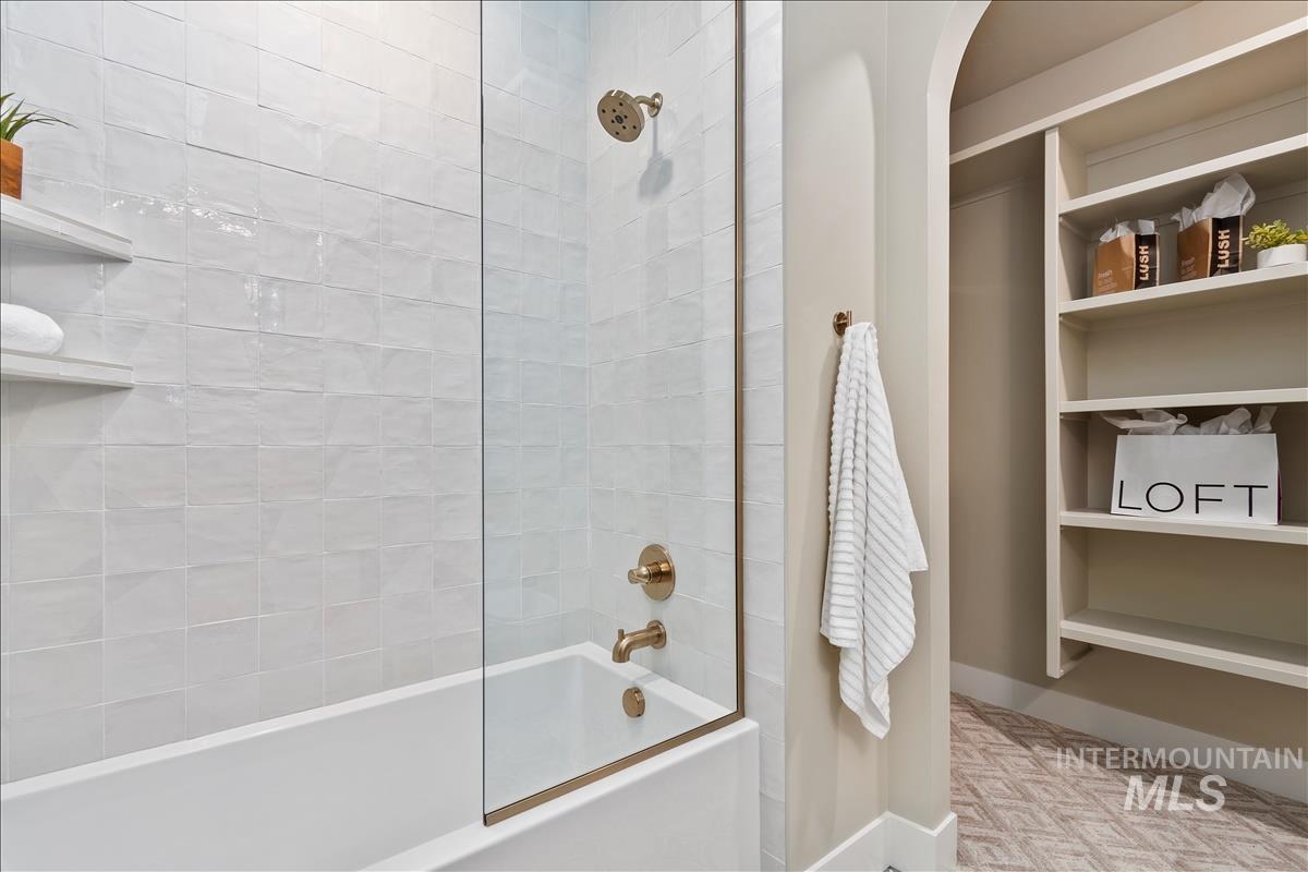 3491 N Templeton Way