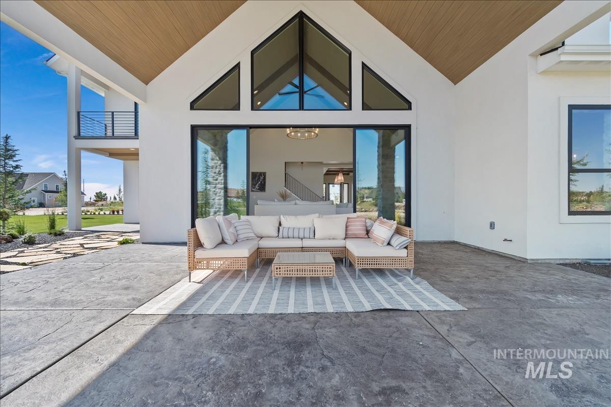 3491 N Templeton Way