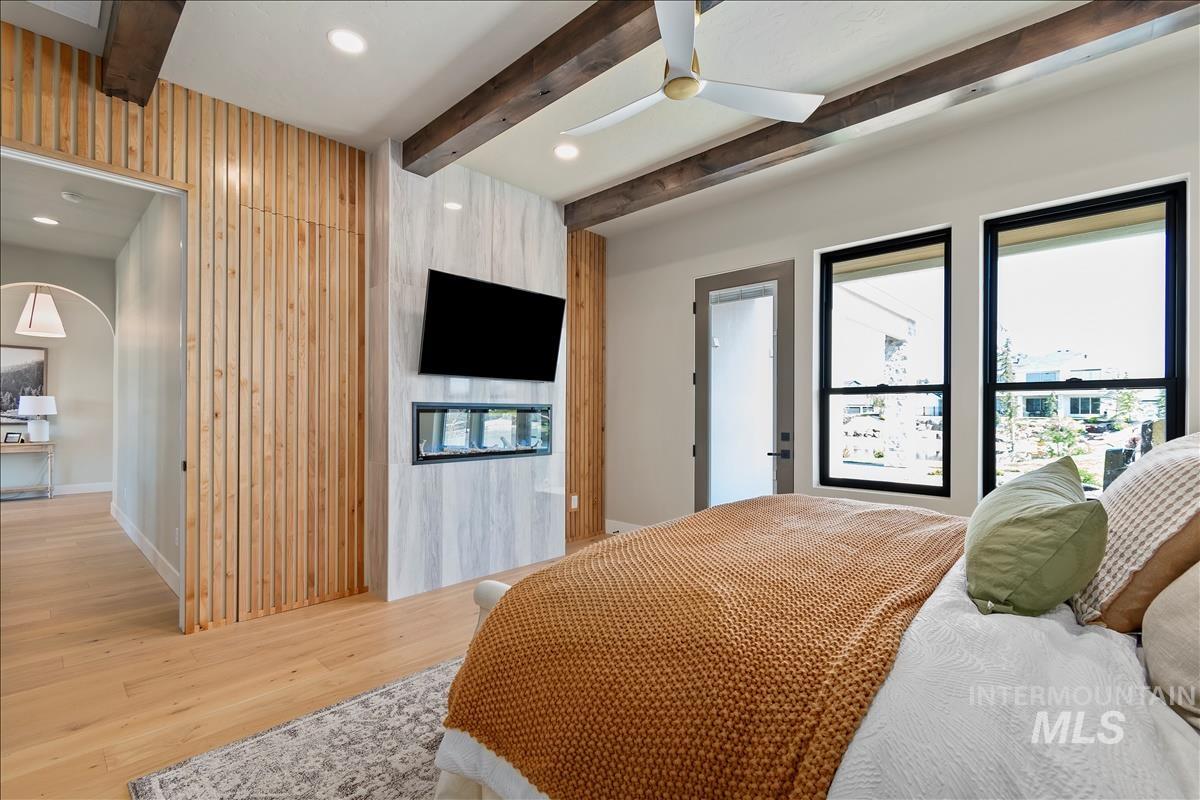 3491 N Templeton Way